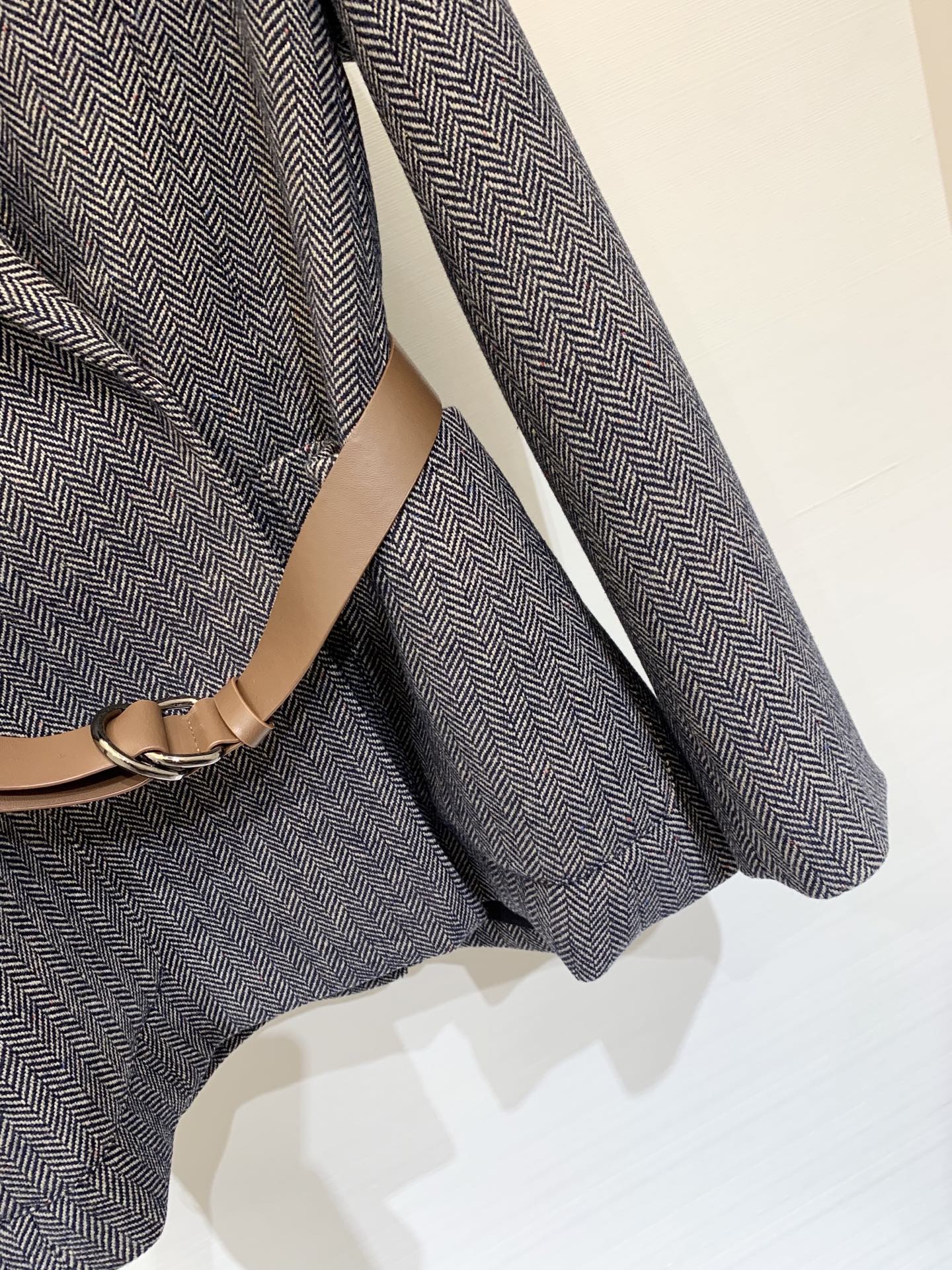 BC 2025FW秋冬新款 翻领收腰羊毛西服 非常高级的进口羊毛质地 颜色超正 上身非常飒爽 干净有品 