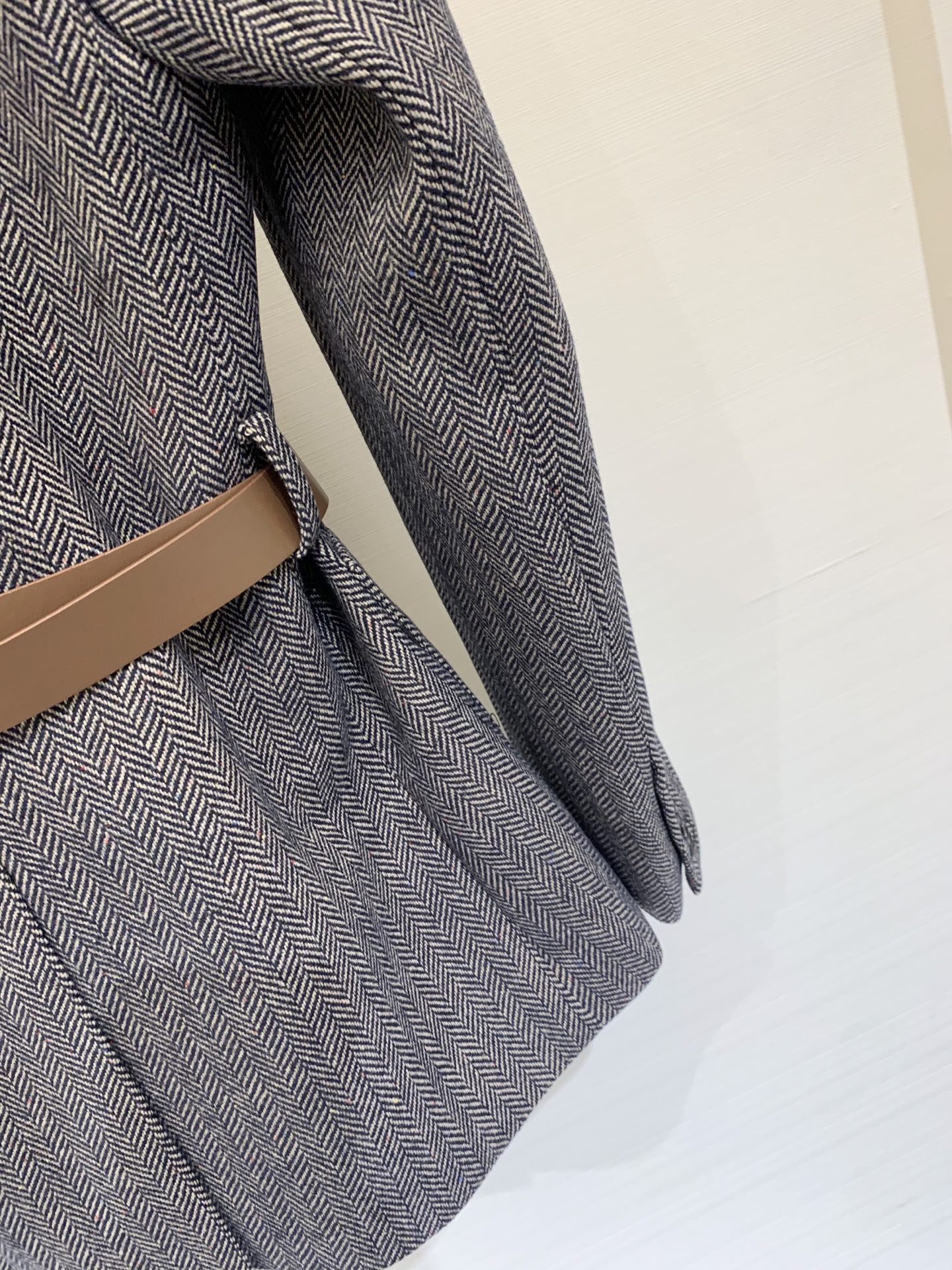 BC 2025FW秋冬新款 翻领收腰羊毛西服 非常高级的进口羊毛质地 颜色超正 上身非常飒爽 干净有品 