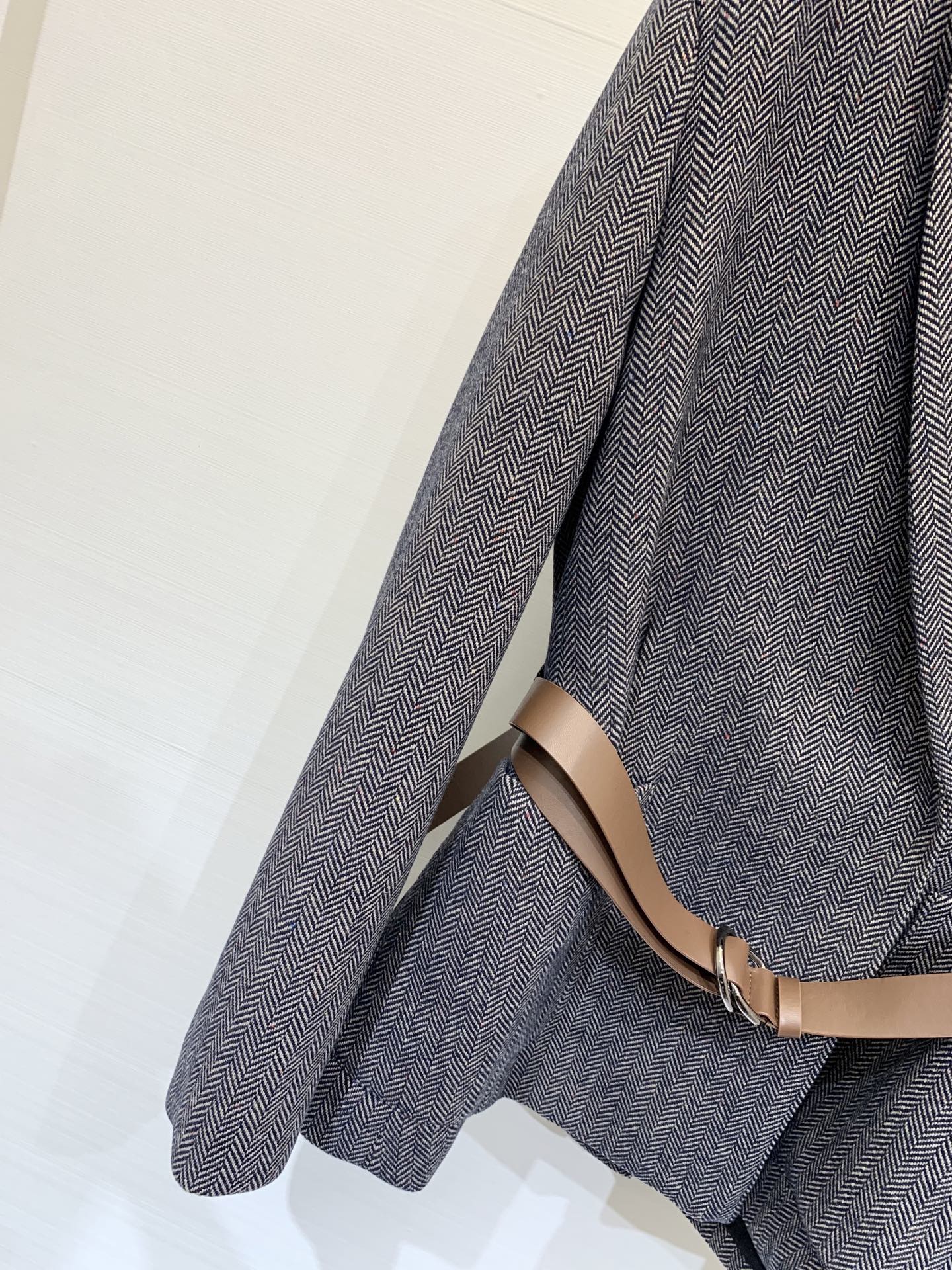 BC 2025FW秋冬新款 翻领收腰羊毛西服 非常高级的进口羊毛质地 颜色超正 上身非常飒爽 干净有品 