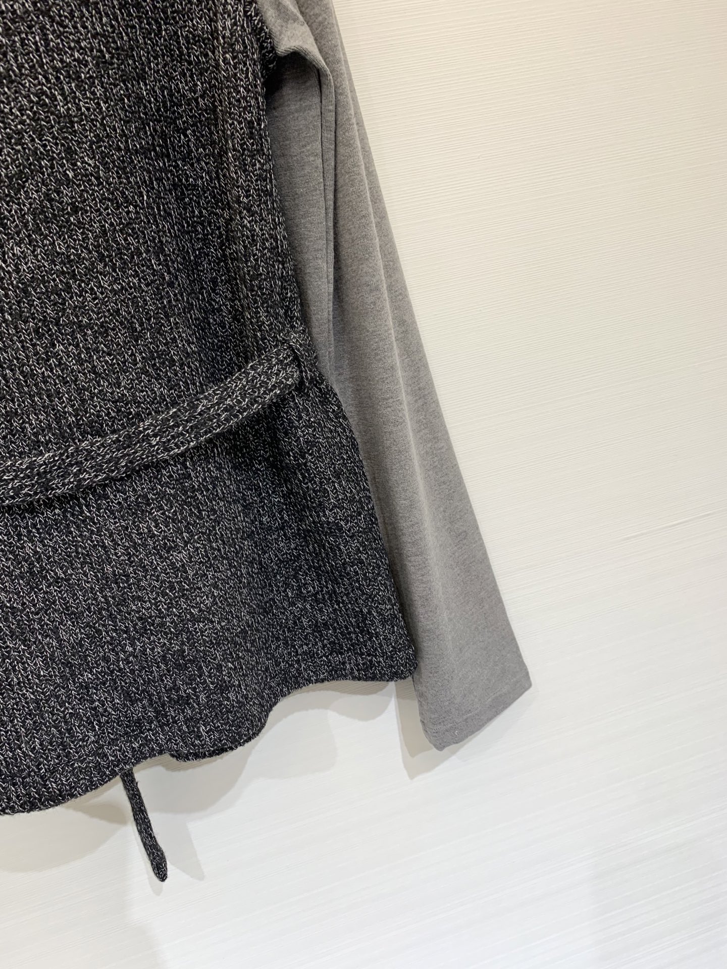 Chloe 25秋冬新款 针织马甲高领长袖两件套 马甲是针织面料 长袖是纯棉面料 收腰腰带设计自由调节 