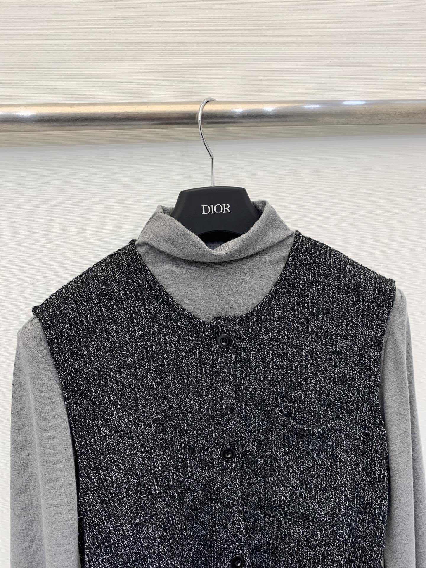 Chloe 25秋冬新款 针织马甲高领长袖两件套 马甲是针织面料 长袖是纯棉面料 收腰腰带设计自由调节 