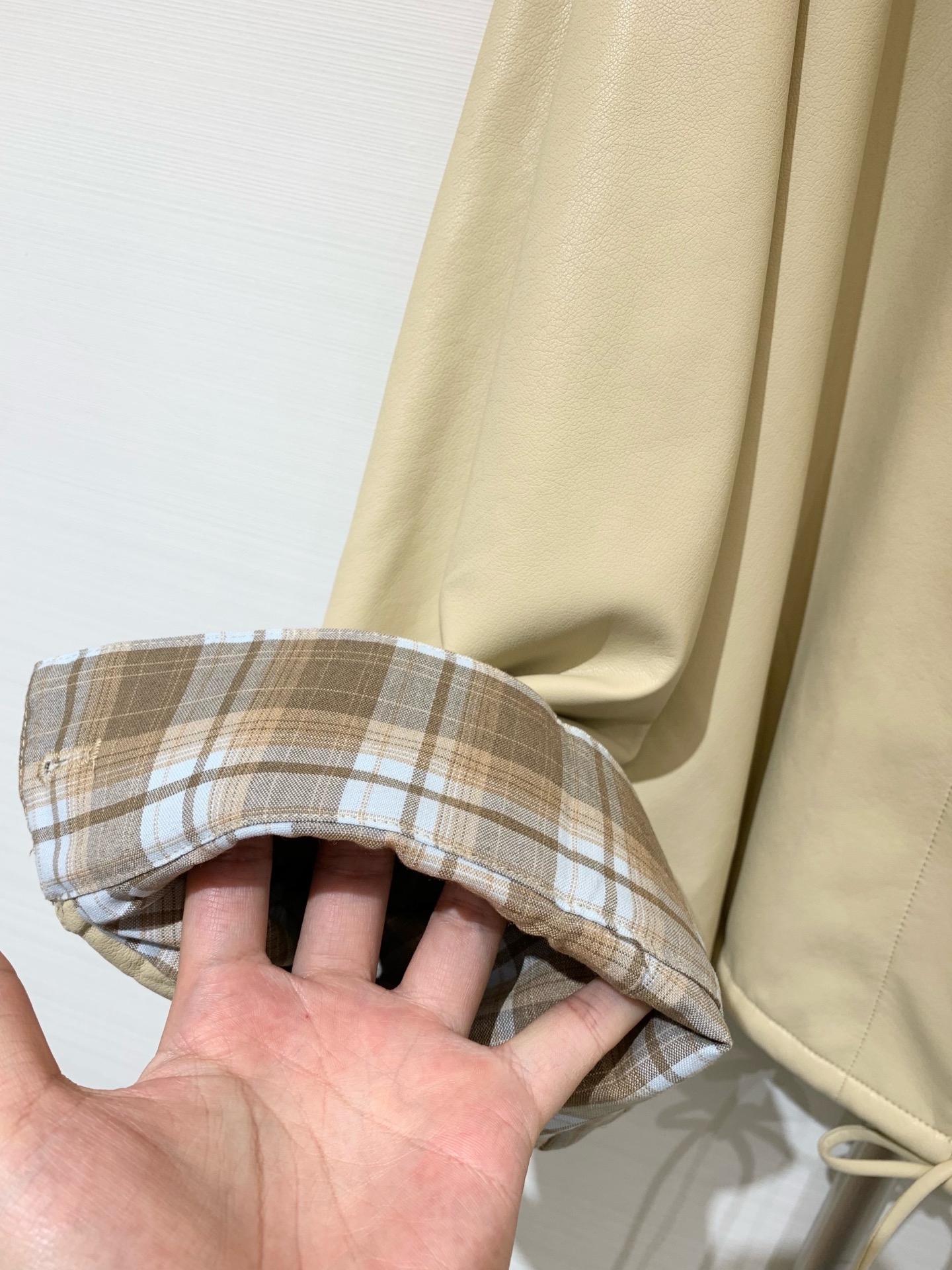 IsabelMarant 25秋季新款🆕 复古翻领收腰皮夹克/外套 内里复古格纹工艺简直是叠穿神器 外层