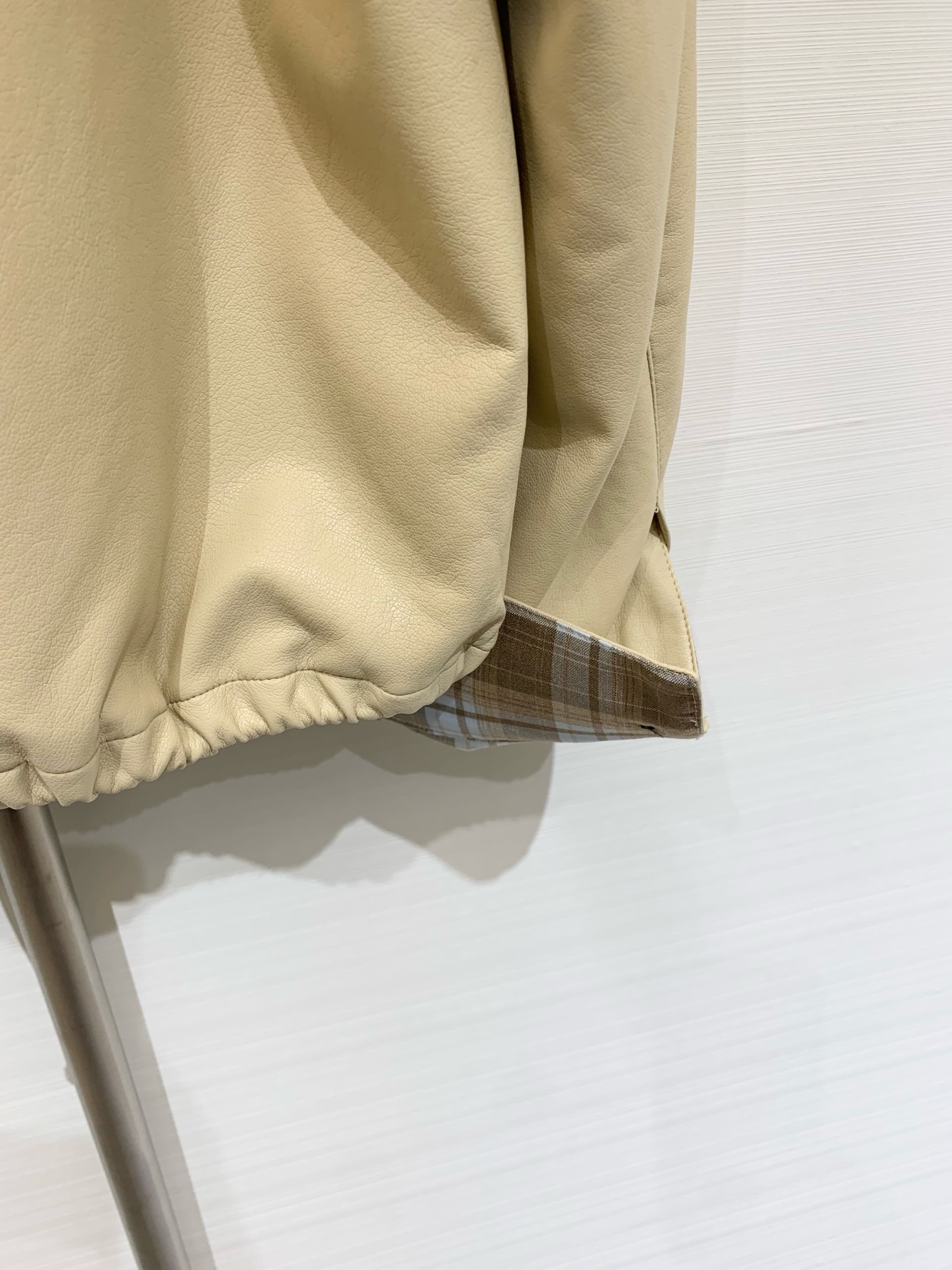 IsabelMarant 25秋季新款🆕 复古翻领收腰皮夹克/外套 内里复古格纹工艺简直是叠穿神器 外层