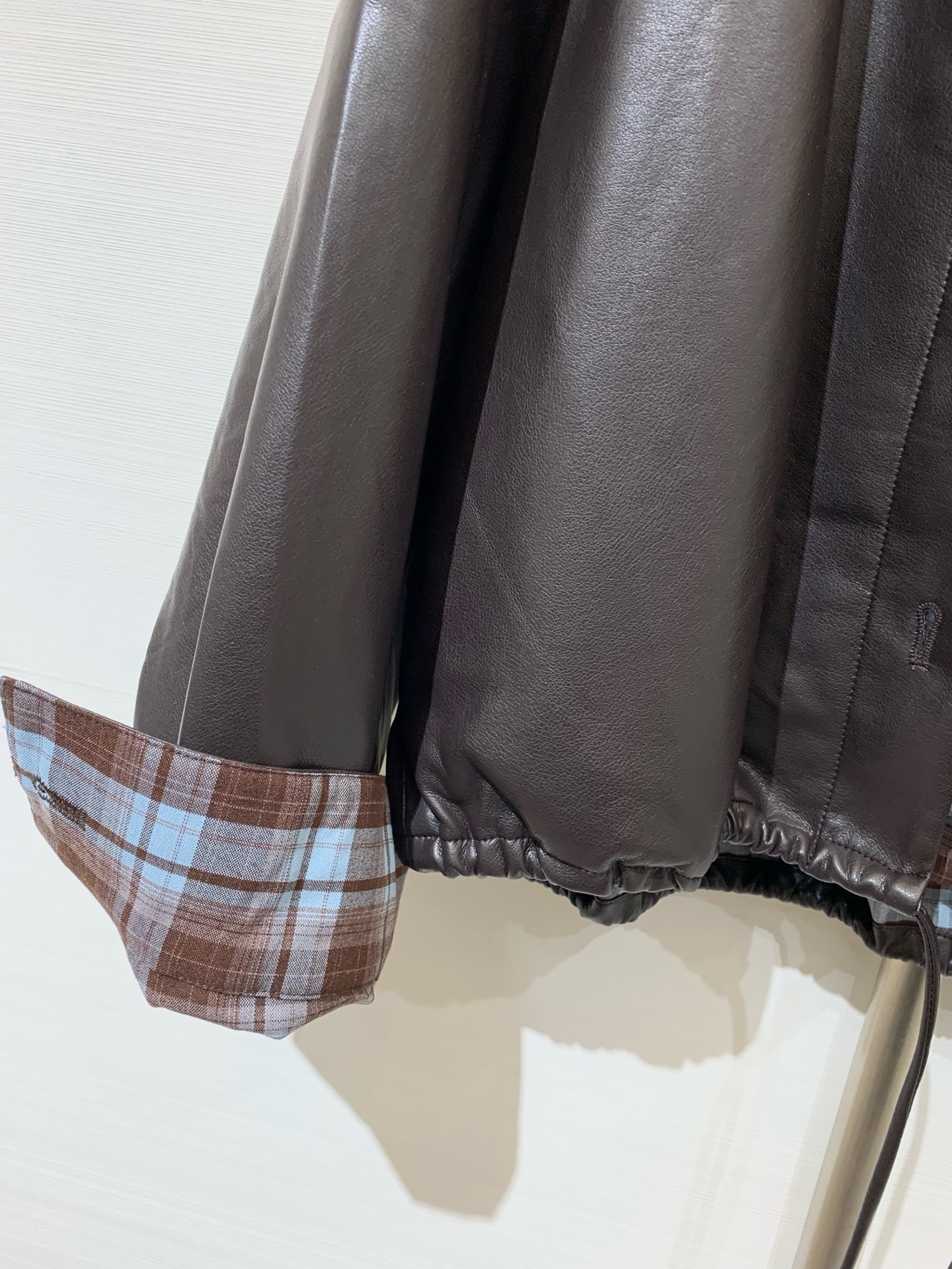 IsabelMarant 25早秋新款🆕 复古翻领收腰皮夹克/外套 内里复古格纹工艺简直是叠穿神器 外层