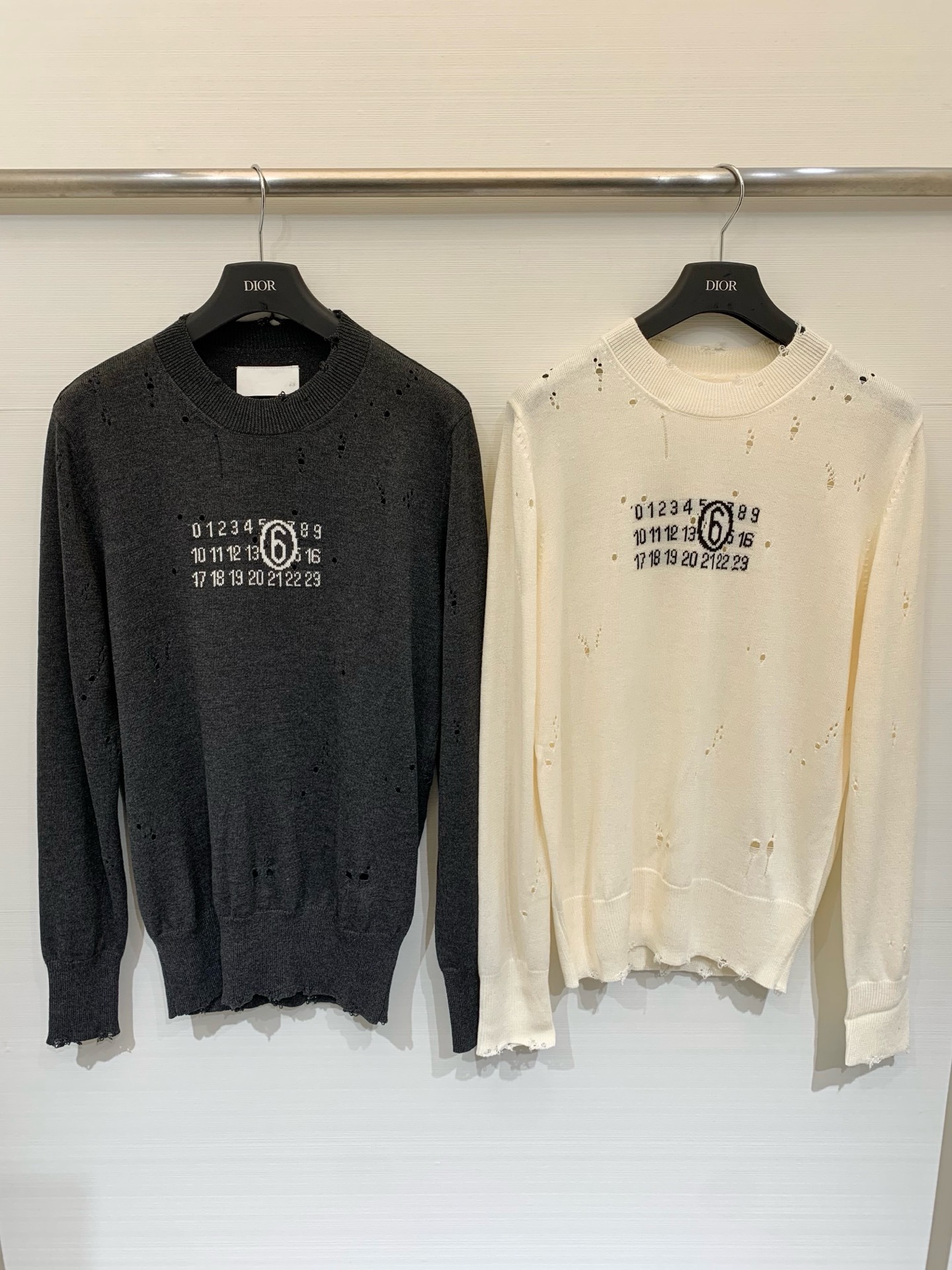 NO:536057,MM6 2025 autumn and winter new model digital jacquard old wool knitted sweater two-color sml, masion margiela, sweaters, alexander wang19860909MM6 2025秋冬新款 数字提花做旧破洞羊毛针织毛衣 两色sml,,masion margiela,sweaters,alexander wang,Women's clothing