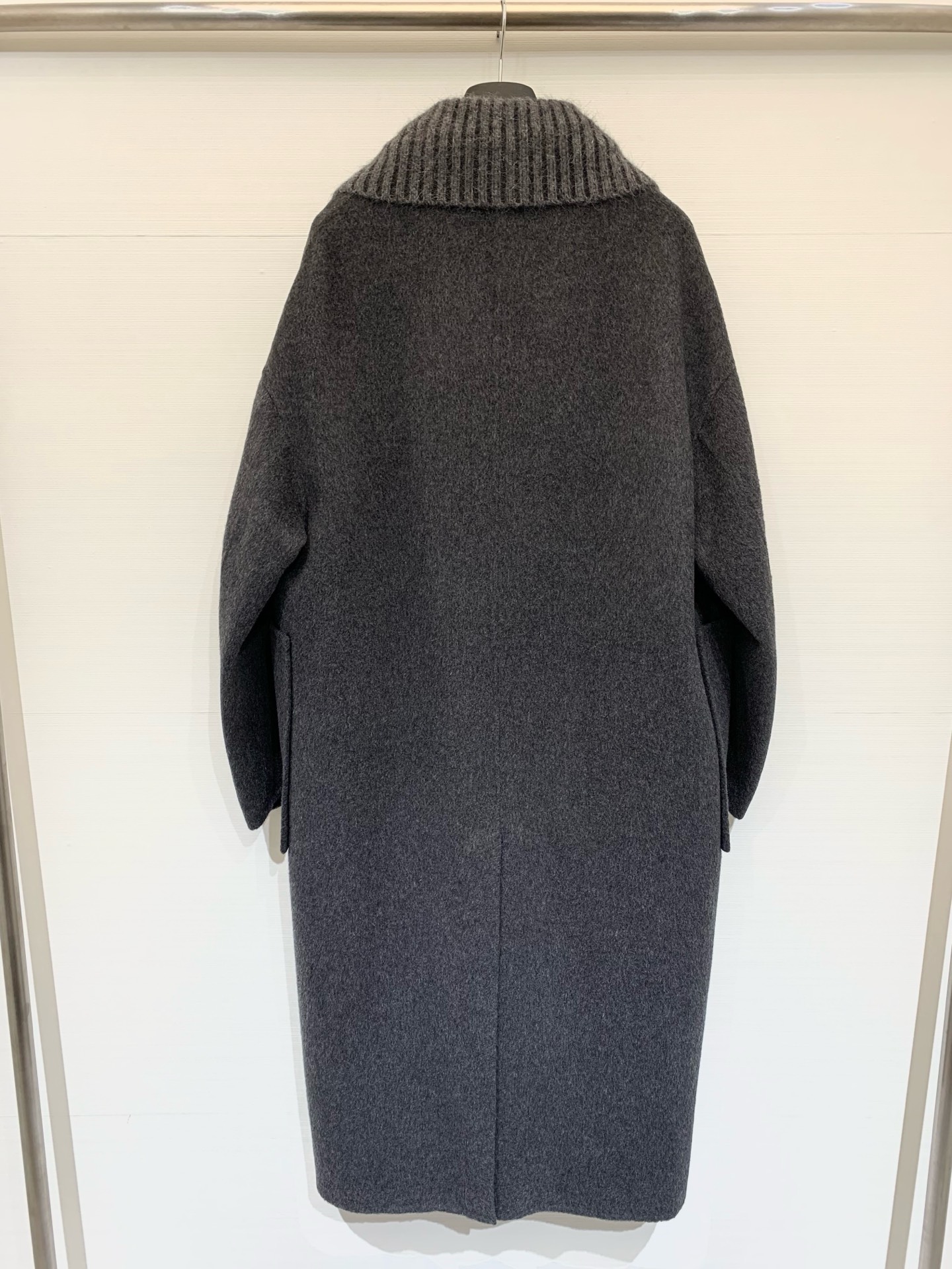 Sacai 25秋冬新品 两件套设计双面羊毛大衣 马甲➕双排扣大衣设计 休闲高级穿搭 经典H宽松版型 品