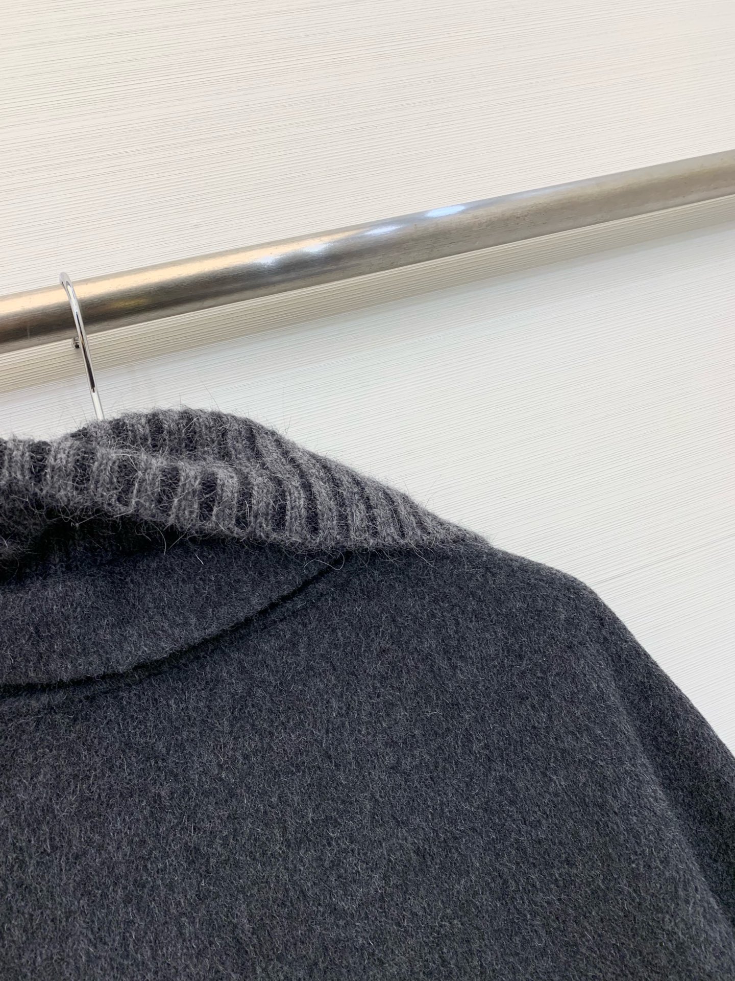 Sacai 25秋冬新品 两件套设计双面羊毛大衣 马甲➕双排扣大衣设计 休闲高级穿搭 经典H宽松版型 品