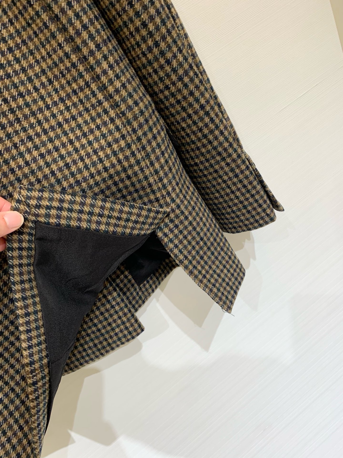 YSL 25秋冬新款 复古格纹羊毛西服外套 经典的羊毛千鸟格纹 复古有质感 廓形立体剪裁 妥妥的大女主风