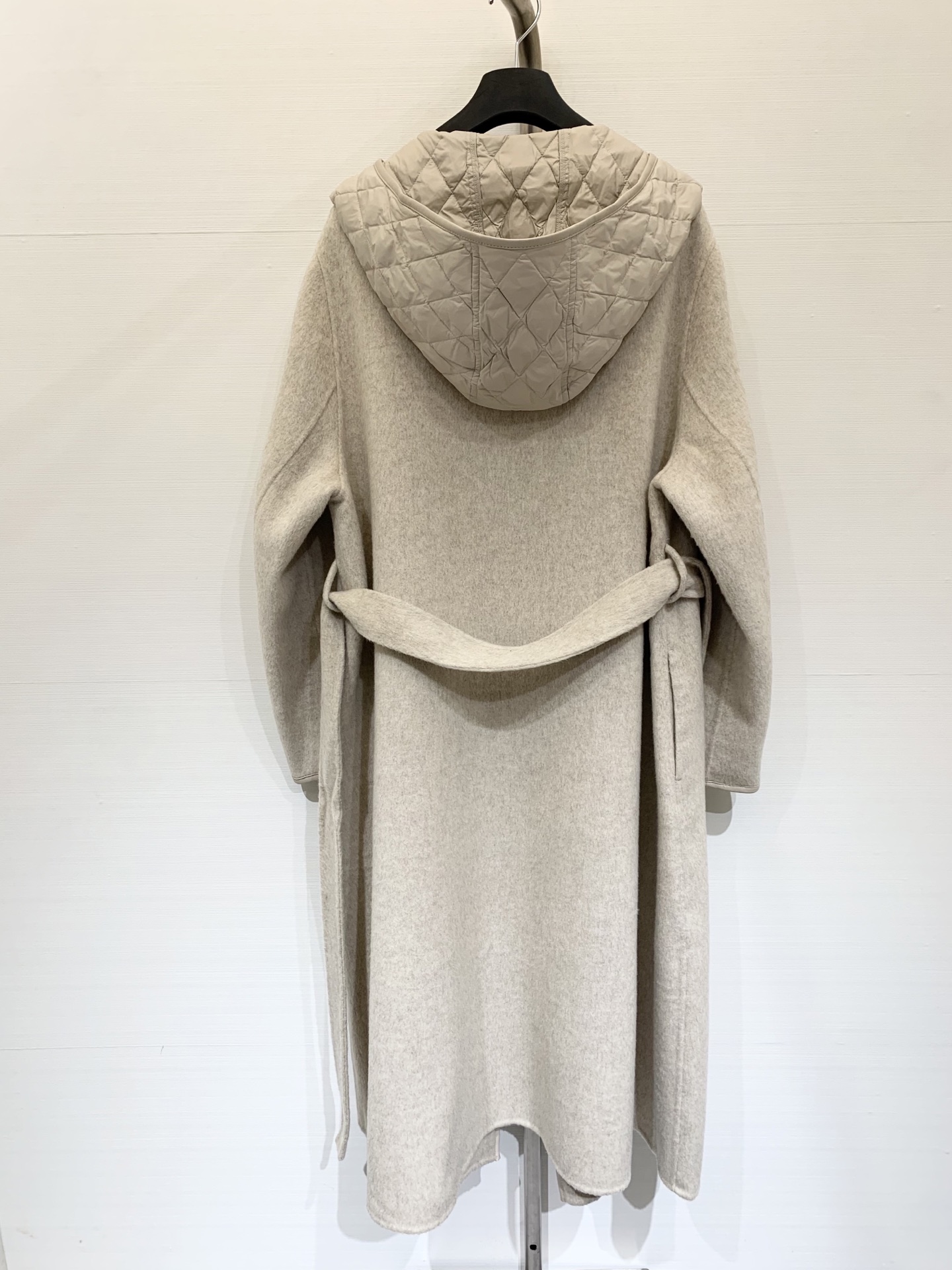 Hermes 25秋冬新款 羊皮包边连帽羊毛大衣 配腰带设计 羽绒帽拼接 高级大气 三色sml