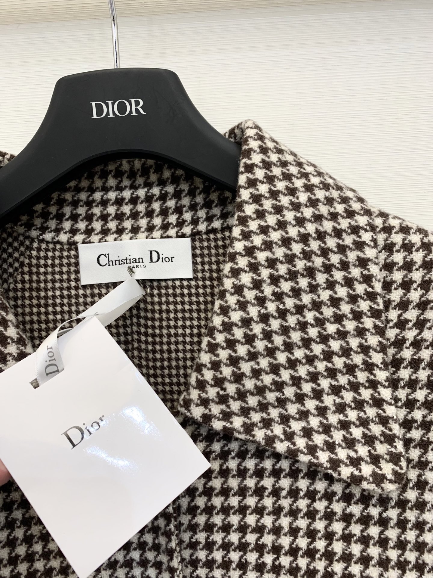 DIOR 2025秋冬新品 咖色千鸟格双面羊绒长款大衣 超级重磅 采用10%羊绒90%羊毛面料 最经典的