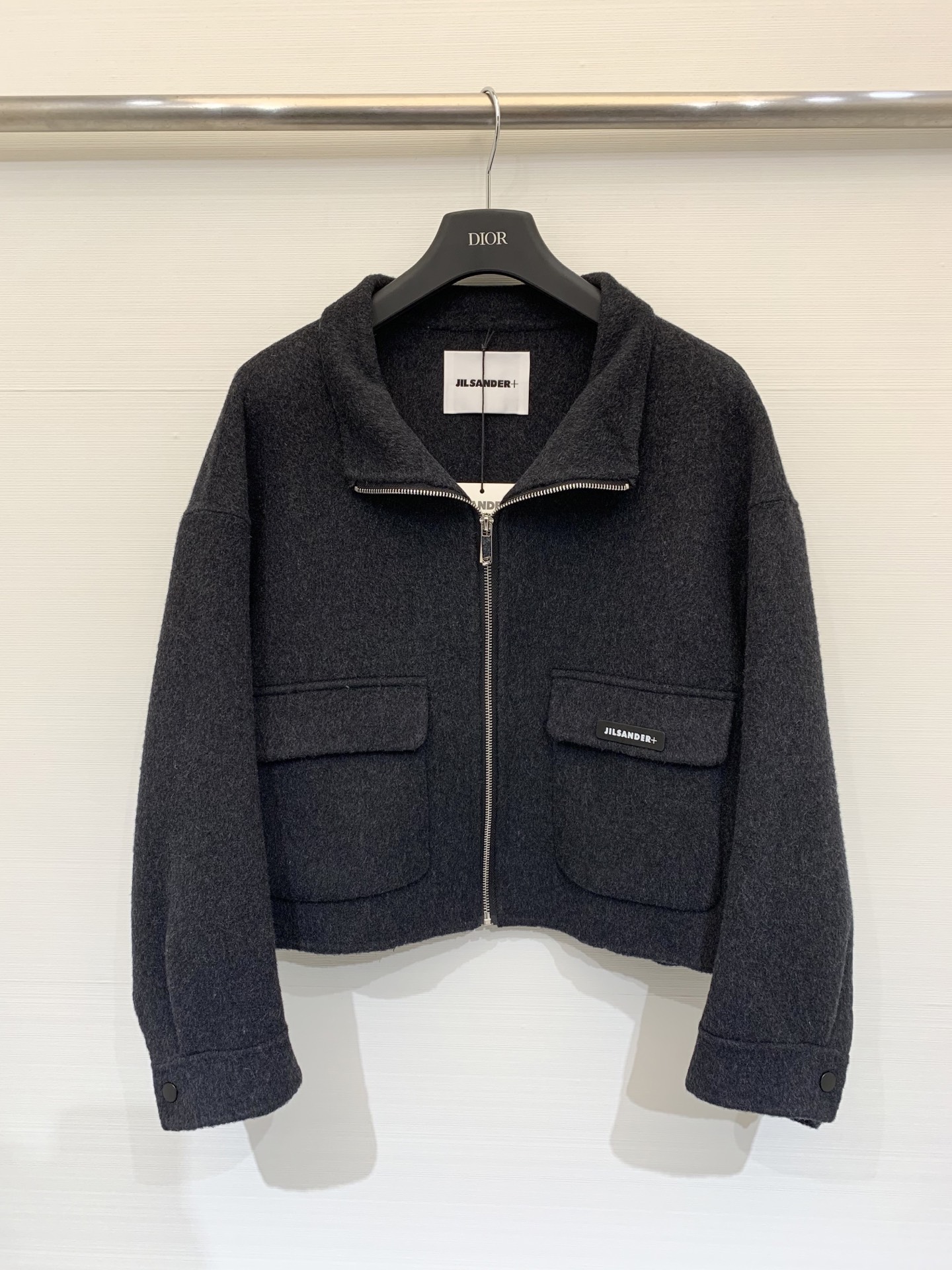 JILSANDER 25秋冬新款 极简双口袋翻领双面羊毛外套 跑量款超高性价比 口袋点缀皮质logo 宽