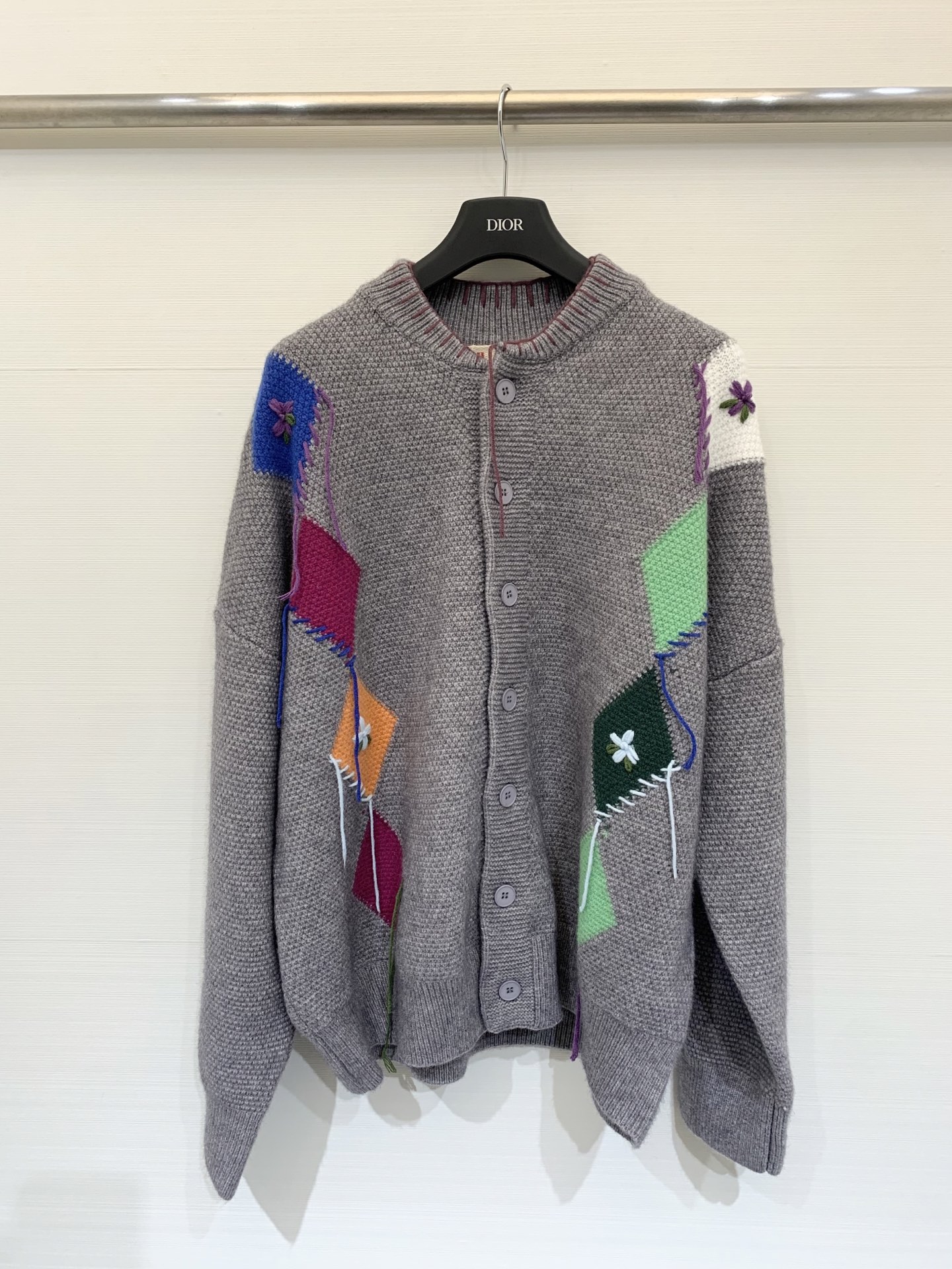 NO:547189,Marni 25 autumn and winter new style diamond fringed wool cardigan color diamond fringed stitched tassel design super personality two colors one size, marni, alexander wang19860909Marni 25秋冬新款 菱格流苏毛织开衫 彩色菱格明线缝制流苏设计 超有个性 两色均码,,marni,alexander wang,Women's clothing