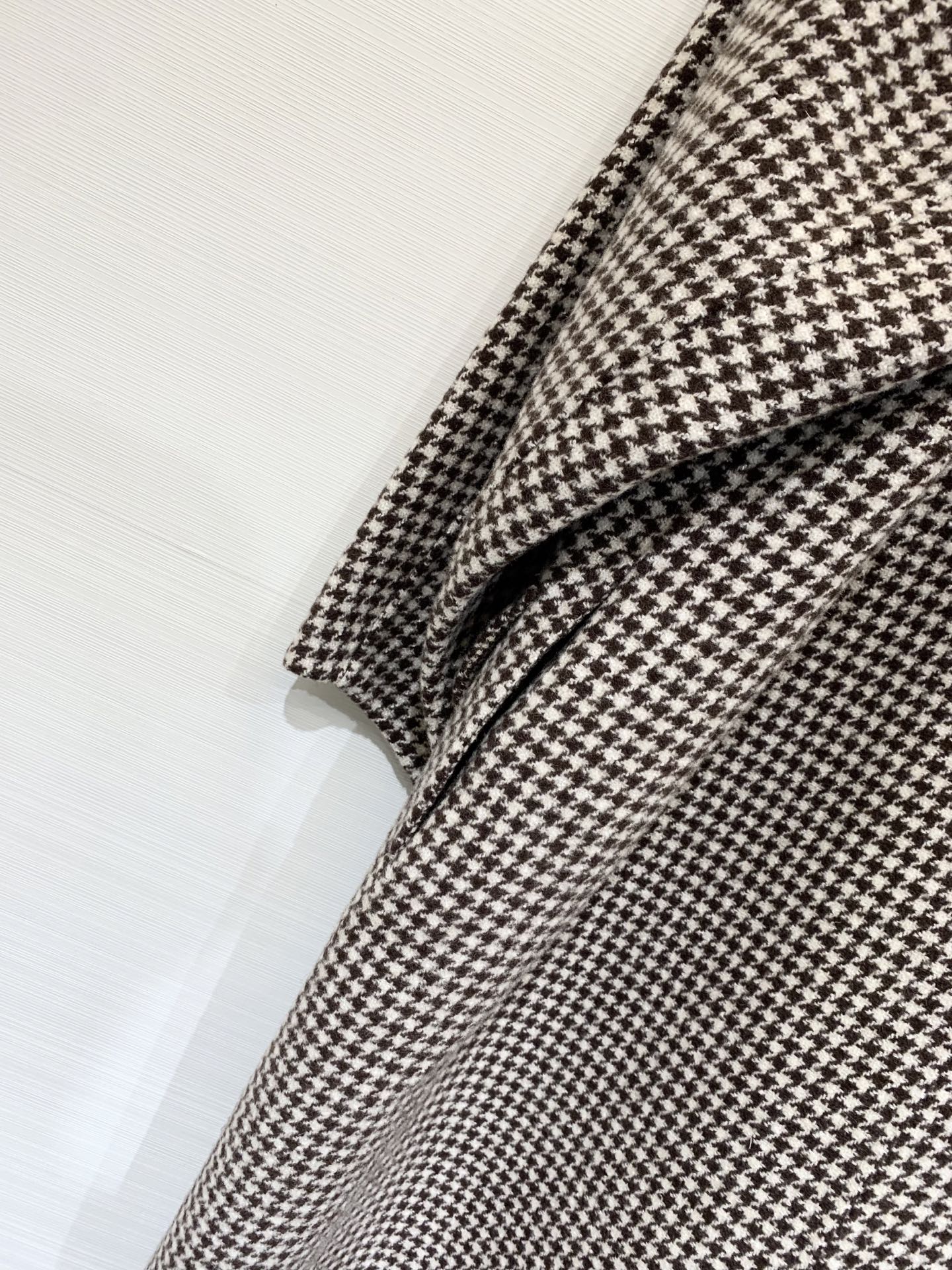 DIOR 2025秋冬新品 咖色千鸟格双面羊绒长款大衣 超级重磅 采用10%羊绒90%羊毛面料 最经典的