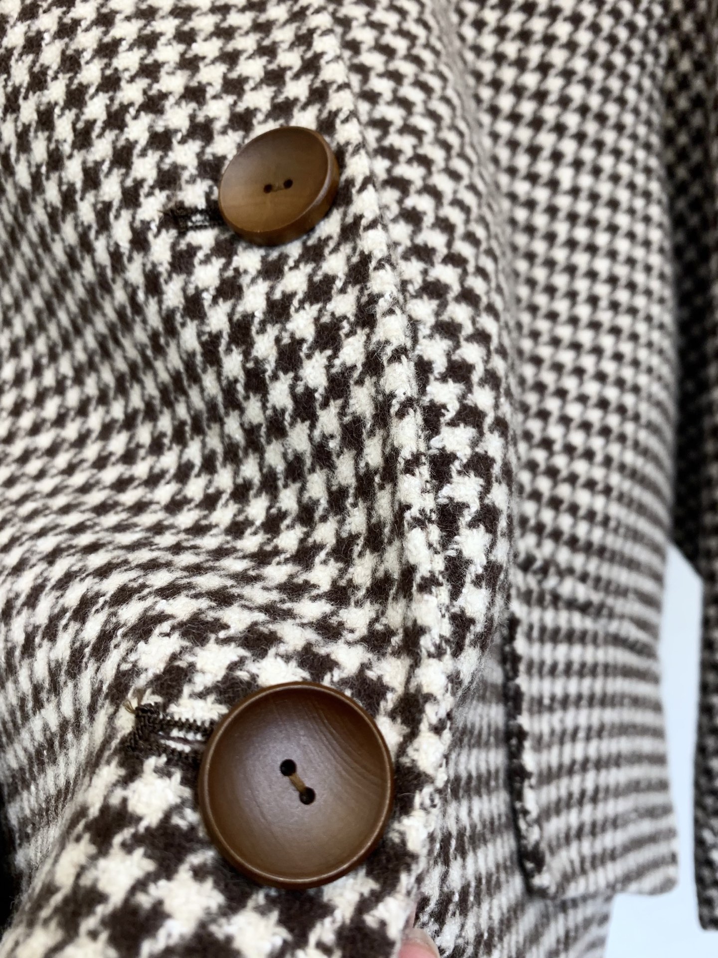 DIOR 2025秋冬新品 咖色千鸟格双面羊绒长款大衣 超级重磅 采用10%羊绒90%羊毛面料 最经典的