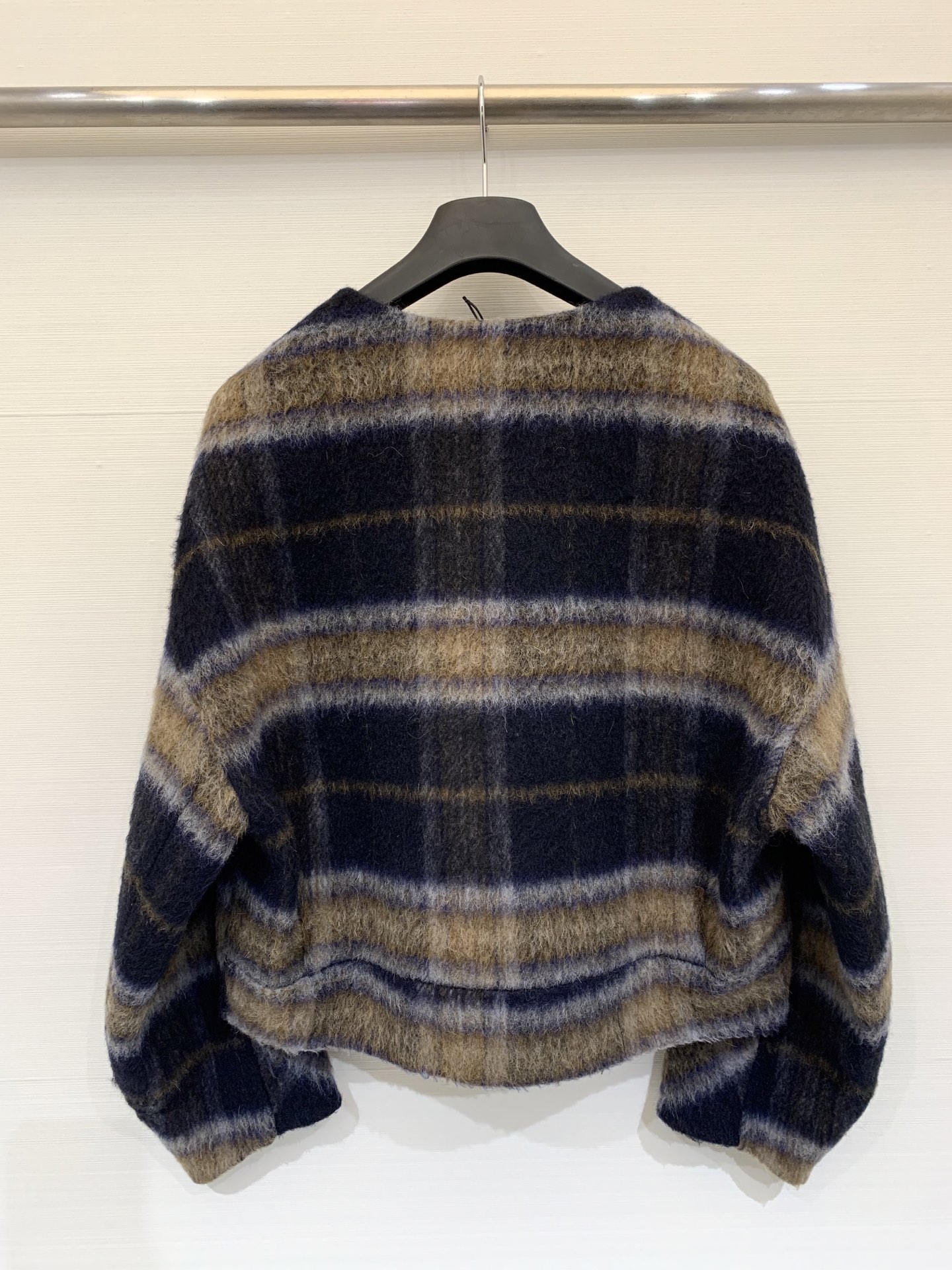 Acnestudios 2025亲肤新品 复古条格纹双面苏力羊毛外套 圆领短款设计 采用高订苏丽羊毛混纺