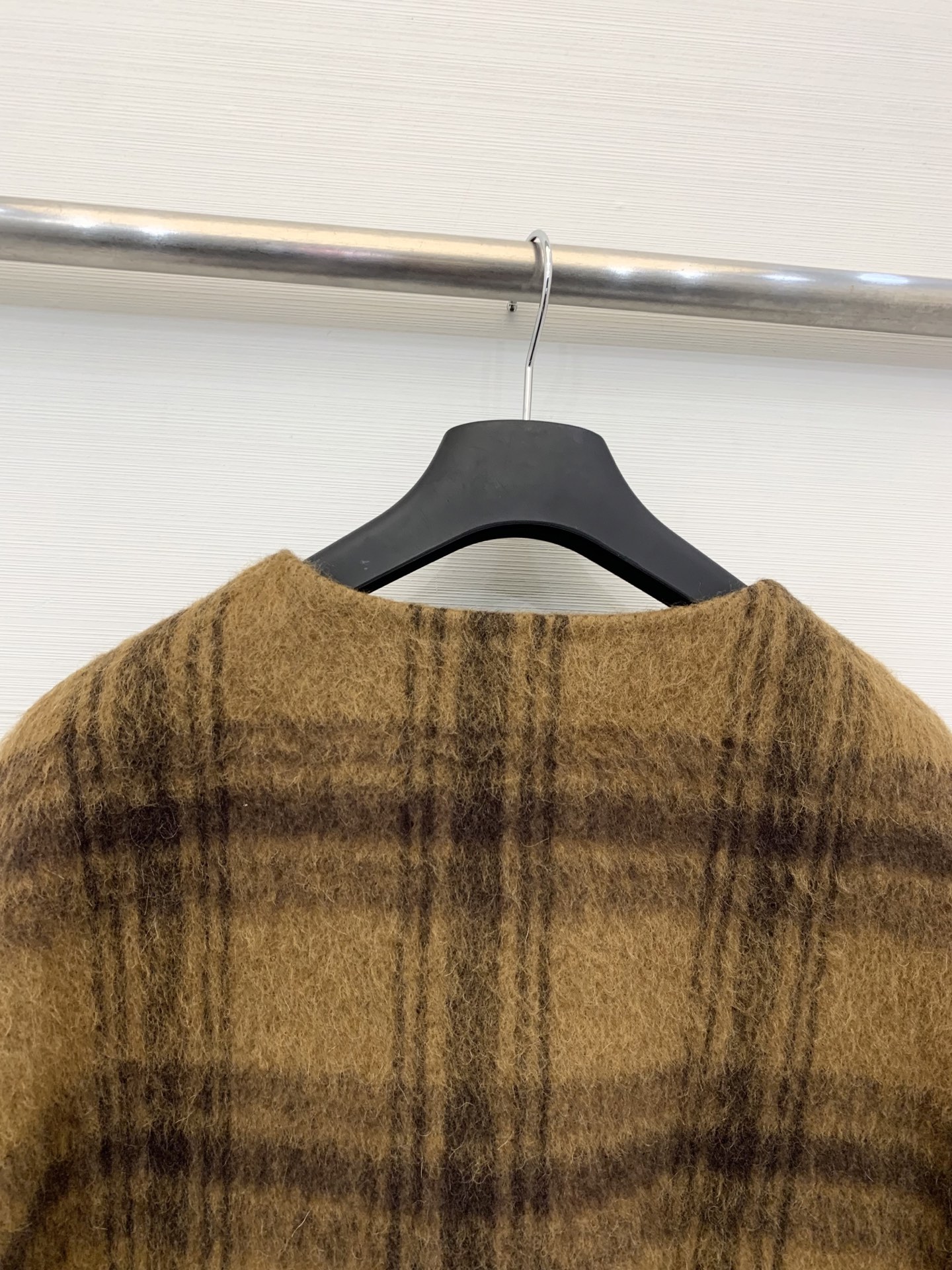 Acnestudios 2025亲肤新品 复古条格纹双面苏力羊毛外套 圆领短款设计 采用高订苏丽羊毛混纺