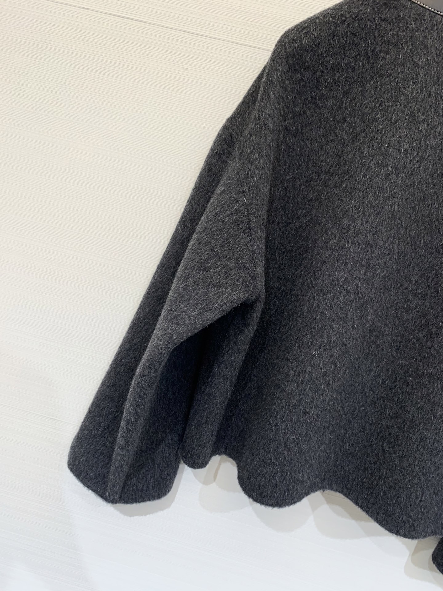 Celine 25秋冬新款 拼皮苏丽羊驼外套 独家定制10%苏丽羊驼90%羊毛面料 定制凯旋门logo五