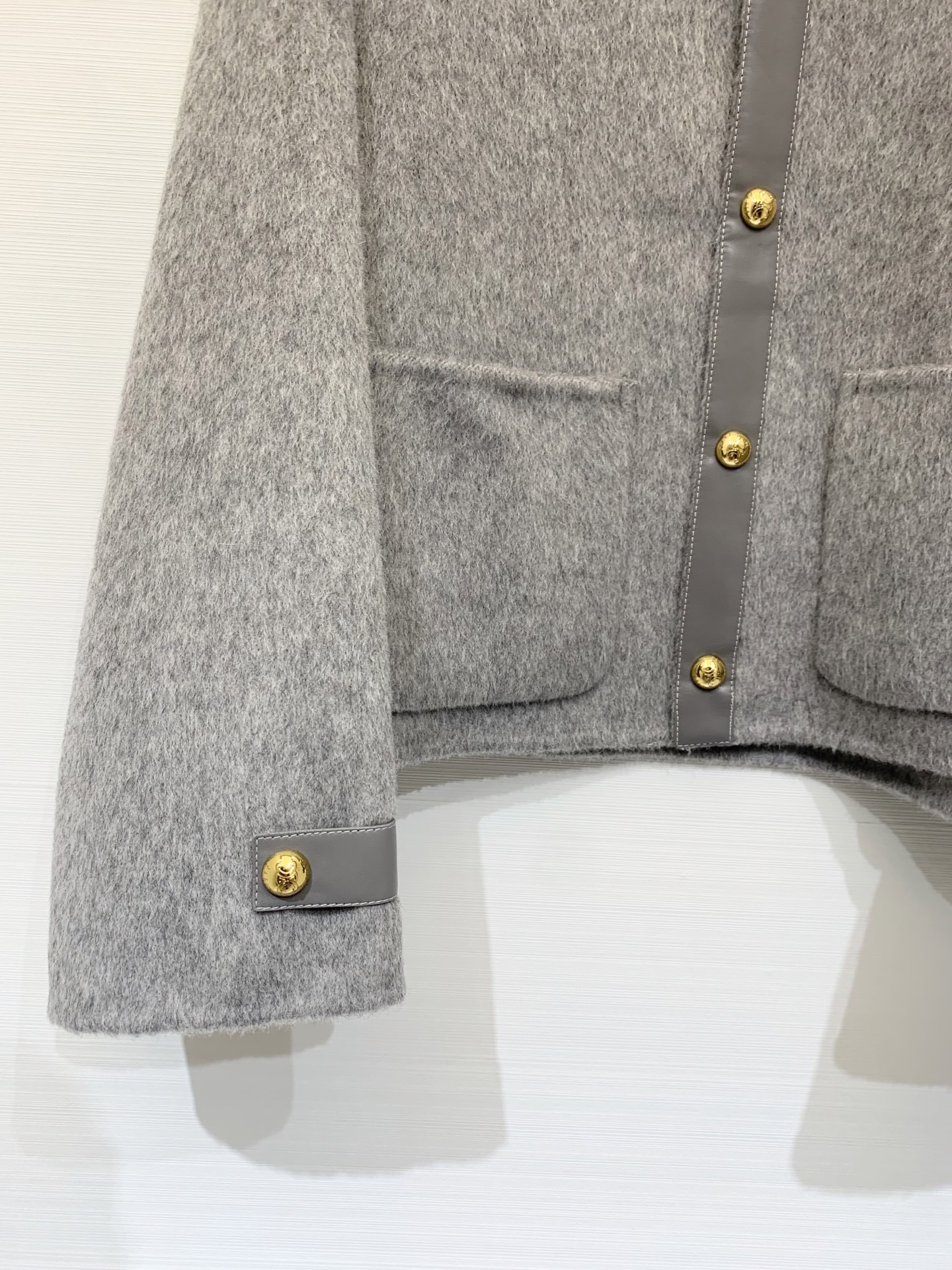 Celine 25秋冬新款 拼皮苏丽羊驼外套 独家定制10%苏丽羊驼90%羊毛面料 定制凯旋门logo五