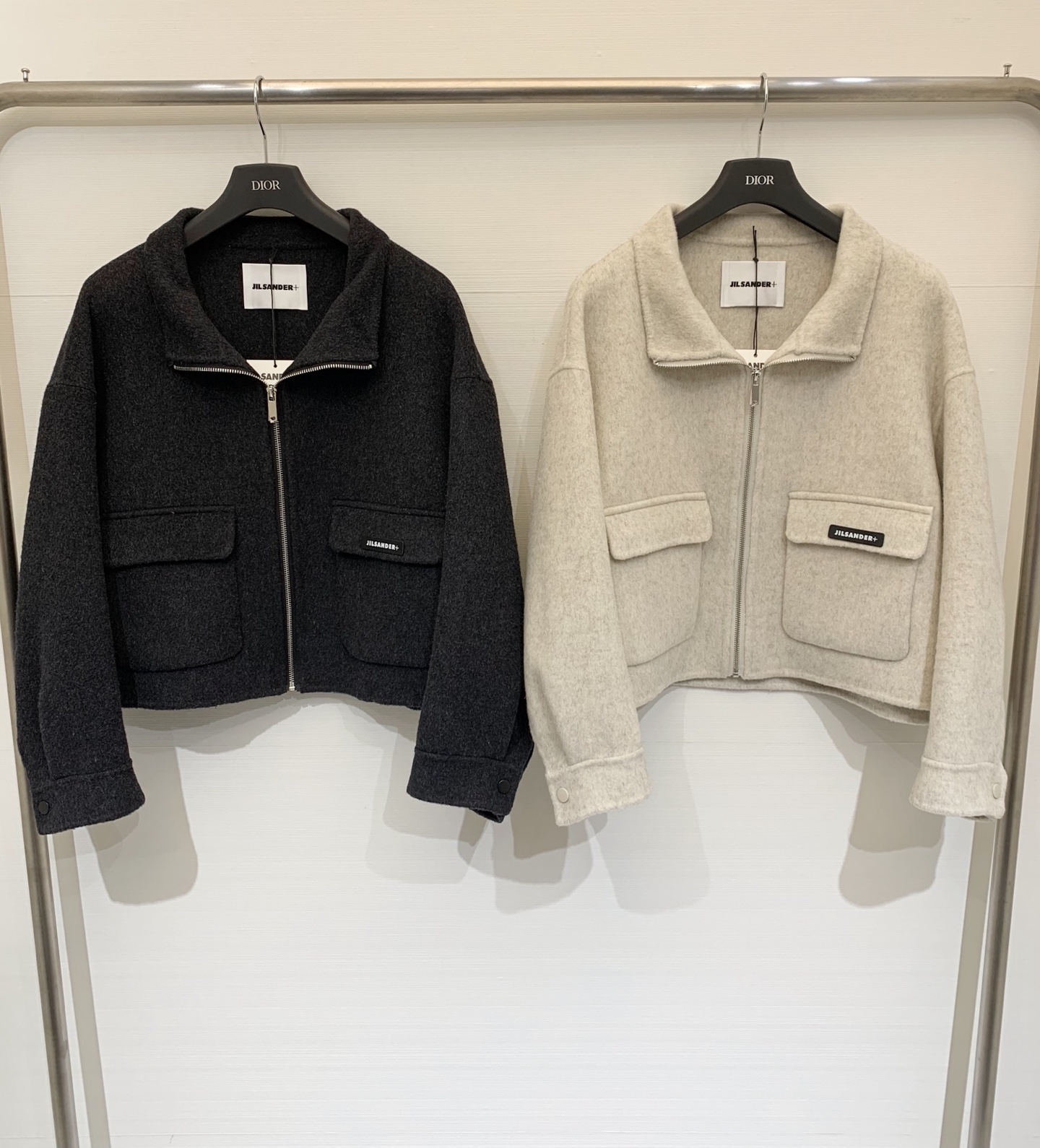 JILSANDER 25秋冬新款 极简双口袋翻领双面羊毛外套 跑量款超高性价比 口袋点缀皮质logo 宽