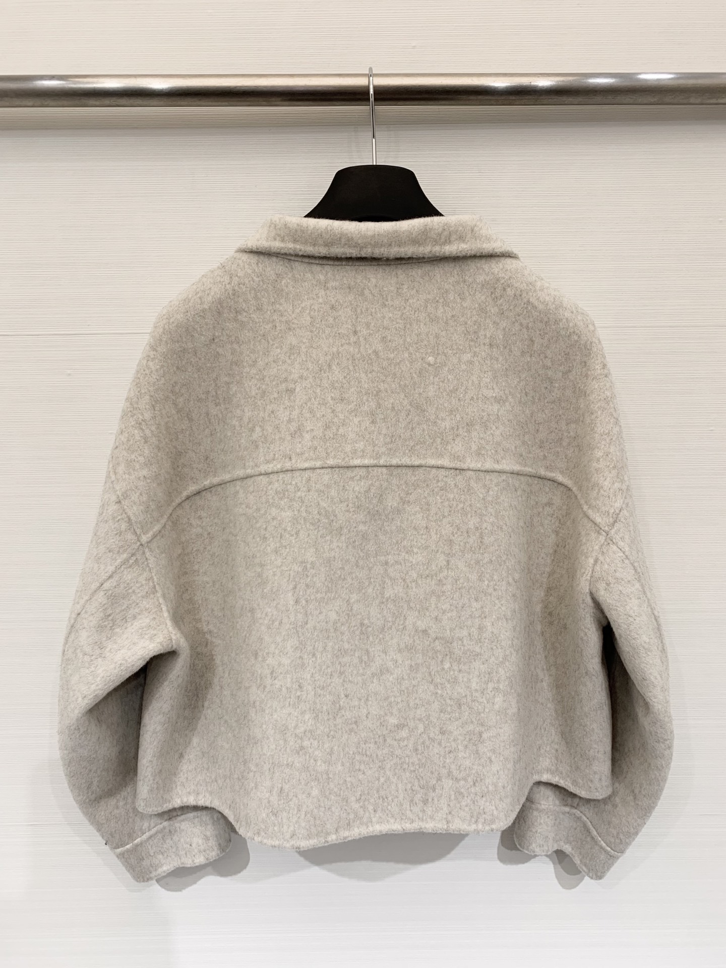 JILSANDER 25秋冬新款 极简双口袋翻领双面羊毛外套 跑量款超高性价比 口袋点缀皮质logo 宽