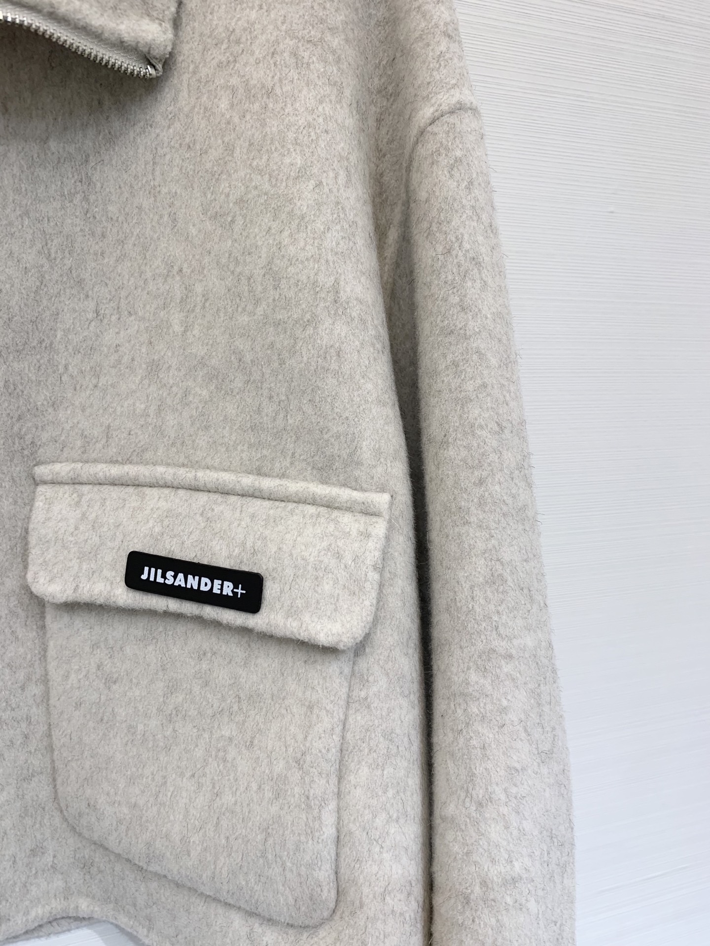 JILSANDER 25秋冬新款 极简双口袋翻领双面羊毛外套 跑量款超高性价比 口袋点缀皮质logo 宽