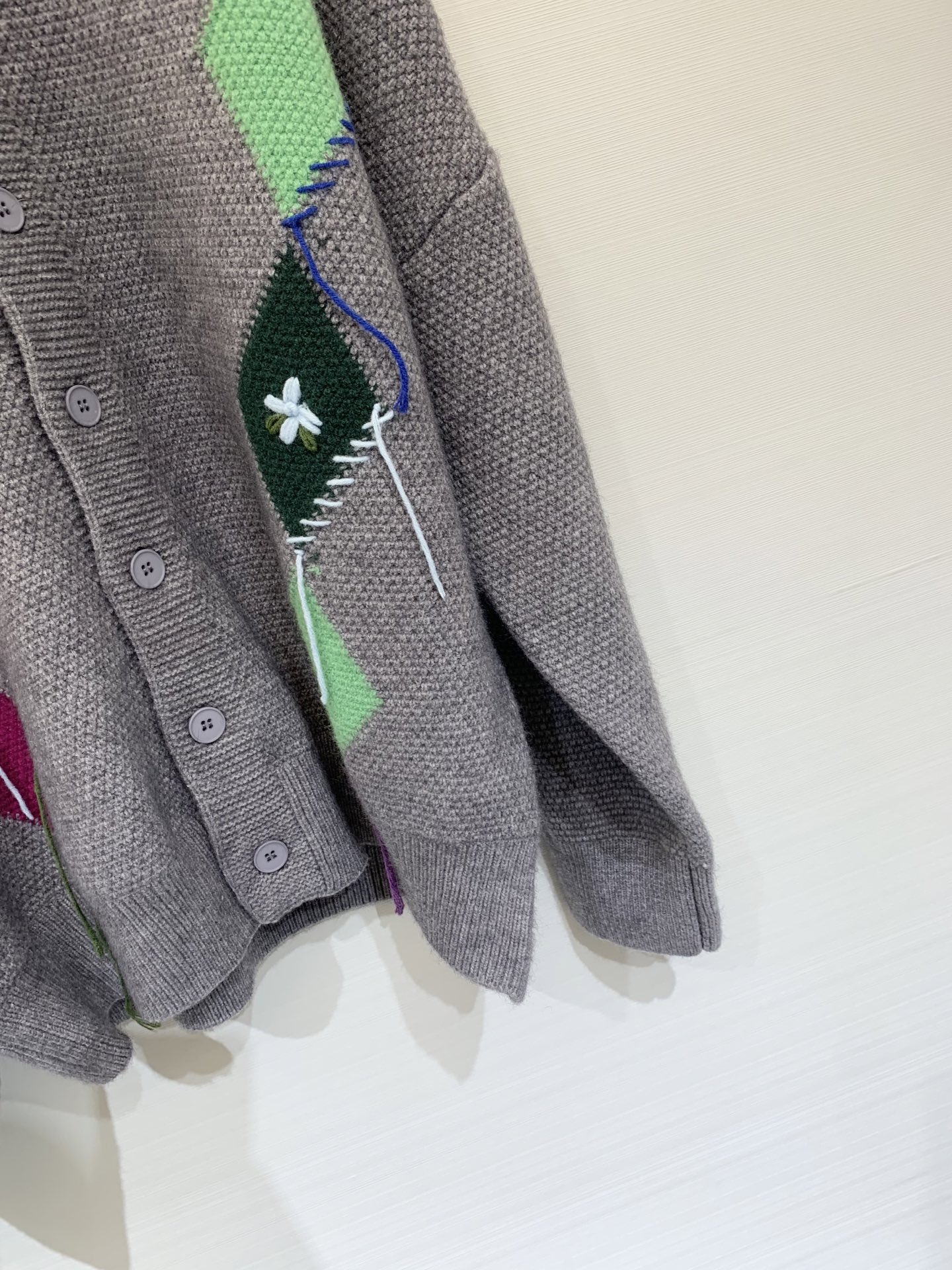 Marni 25秋冬新款 菱格流苏毛织开衫 彩色菱格➕明线缝制➕流苏设计 超有个性 两色均码