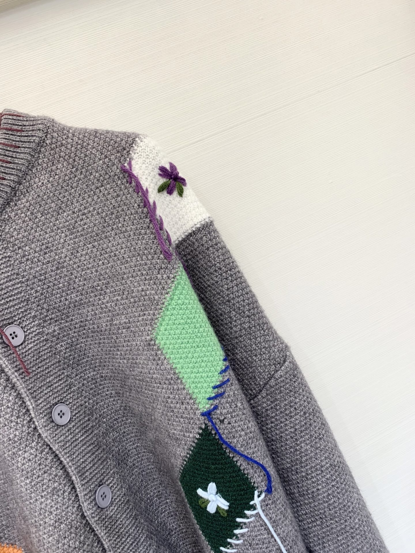 Marni 25秋冬新款 菱格流苏毛织开衫 彩色菱格➕明线缝制➕流苏设计 超有个性 两色均码