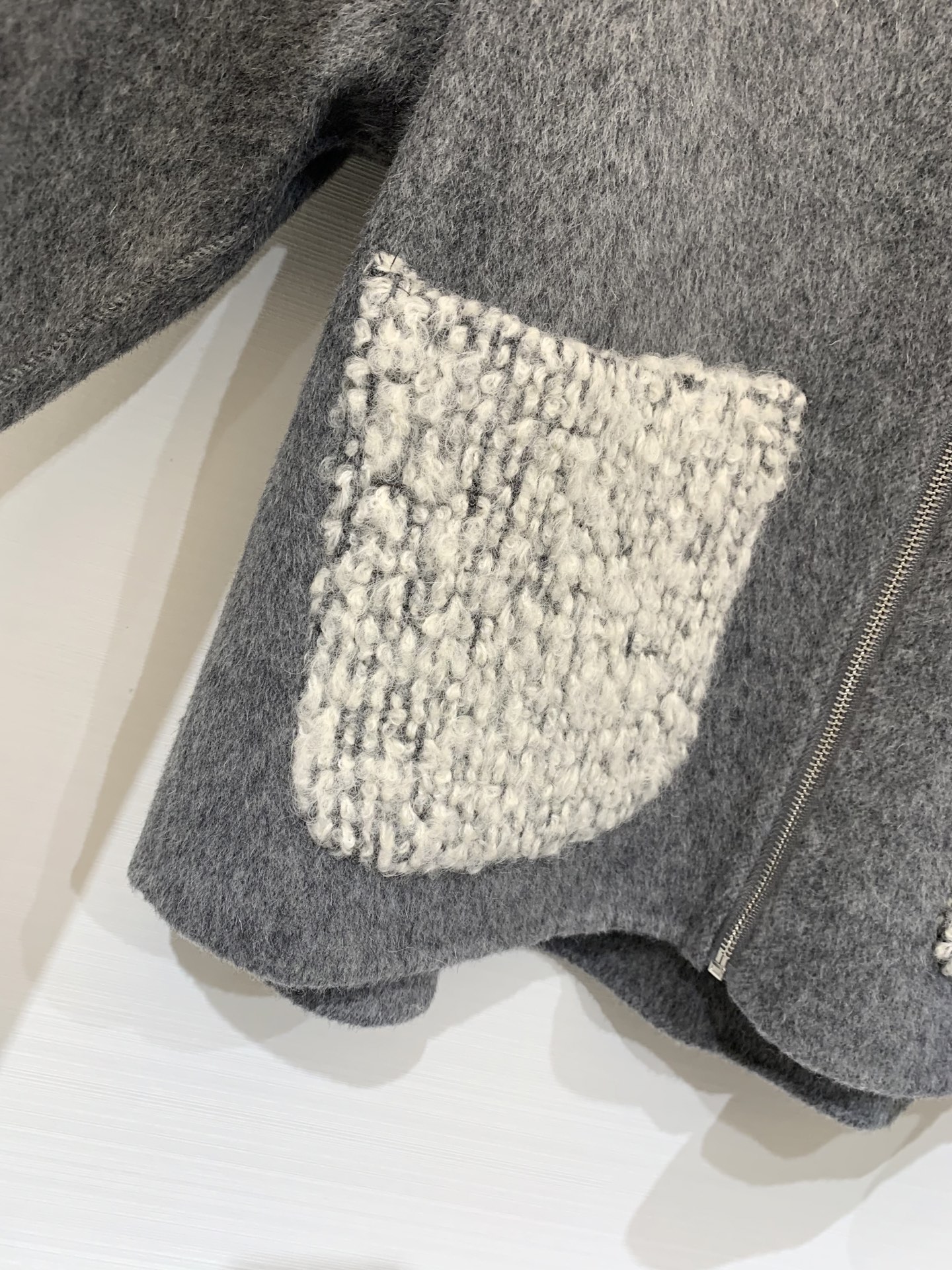 Alexander McQueen 25秋冬新品 大翻毛领双面羊毛外套 整件轻盈保暖 撞色大翻毛领➕毛绒