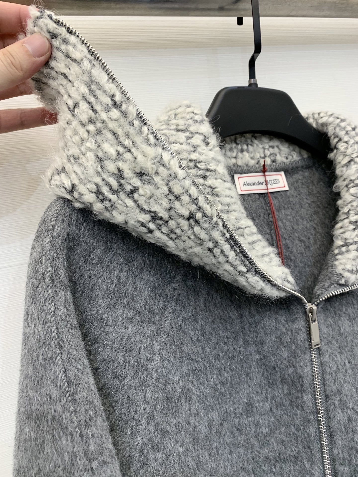 Alexander McQueen 25秋冬新品 大翻毛领双面羊毛外套 整件轻盈保暖 撞色大翻毛领➕毛绒