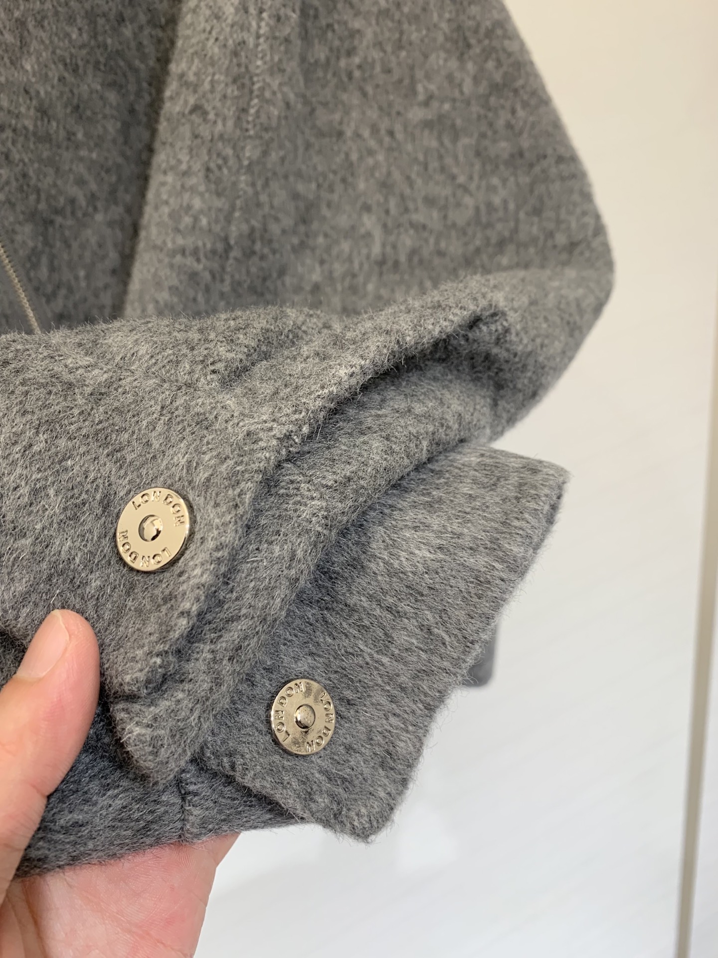 Alexander McQueen 25秋冬新品 大翻毛领双面羊毛外套 整件轻盈保暖 撞色大翻毛领➕毛绒