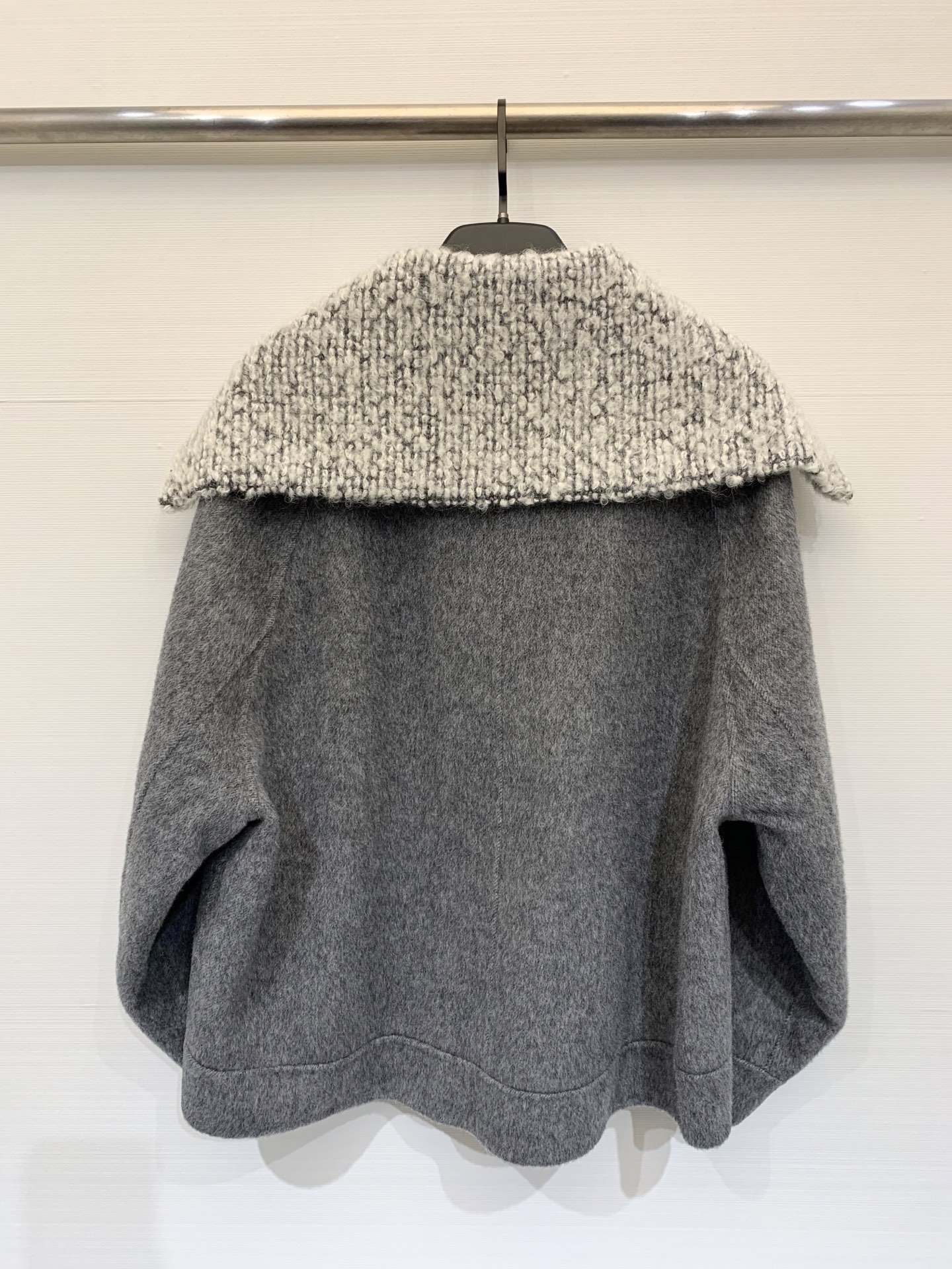 Alexander McQueen 25秋冬新品 大翻毛领双面羊毛外套 整件轻盈保暖 撞色大翻毛领➕毛绒