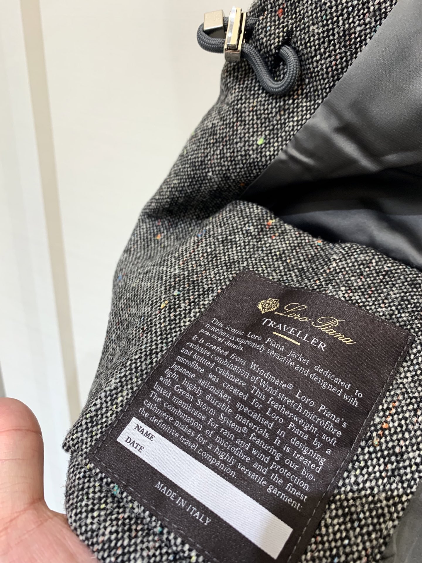 lP🆕 松弛老钱风穿搭 秋冬最新款 高级灰抽绳收腰连帽外套🩶时髦不撞款 定制重磅羊毛面料 品相上乘 拥有