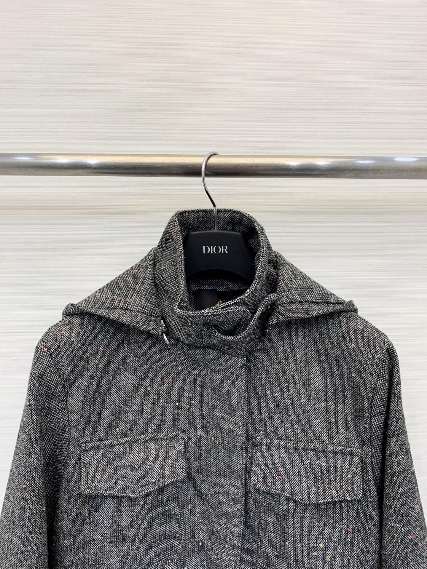 lP🆕 松弛老钱风穿搭 秋冬最新款 高级灰抽绳收腰连帽外套🩶时髦不撞款 定制重磅羊毛面料 品相上乘 拥有