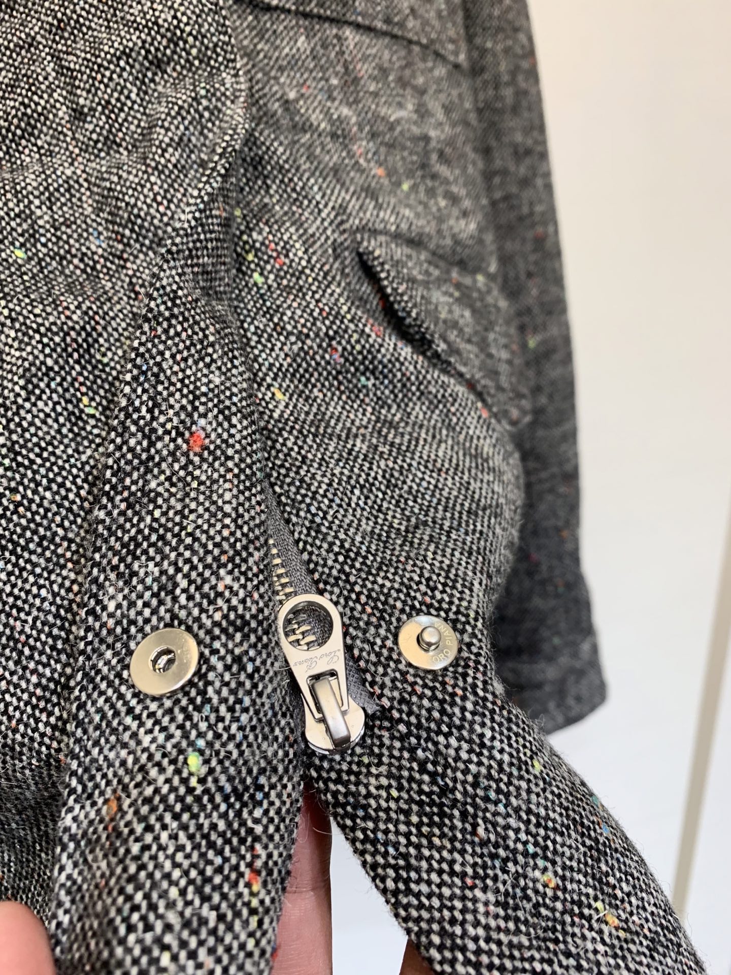 lP🆕 松弛老钱风穿搭 秋冬最新款 高级灰抽绳收腰连帽外套🩶时髦不撞款 定制重磅羊毛面料 品相上乘 拥有