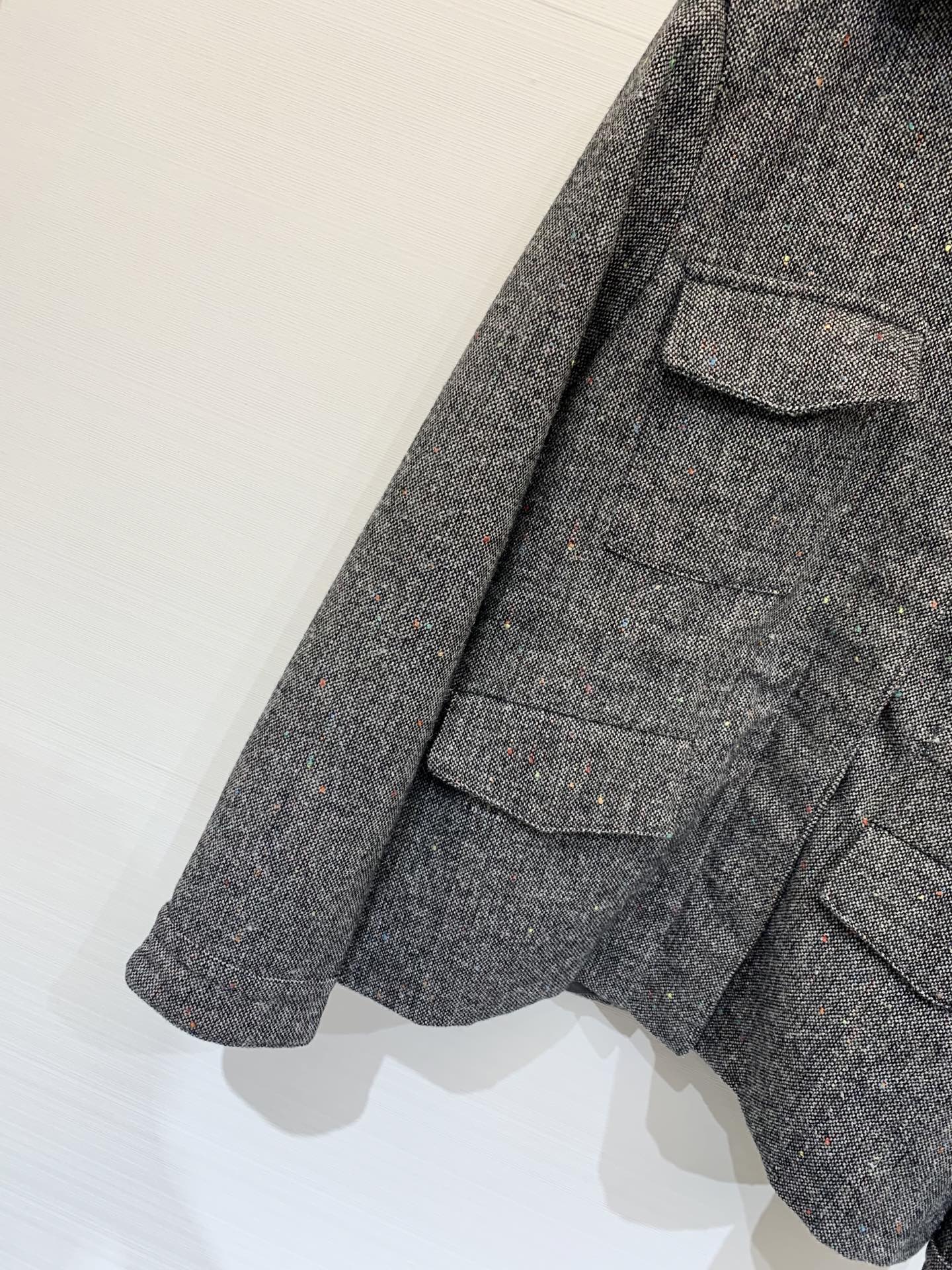 lP🆕 松弛老钱风穿搭 秋冬最新款 高级灰抽绳收腰连帽外套🩶时髦不撞款 定制重磅羊毛面料 品相上乘 拥有