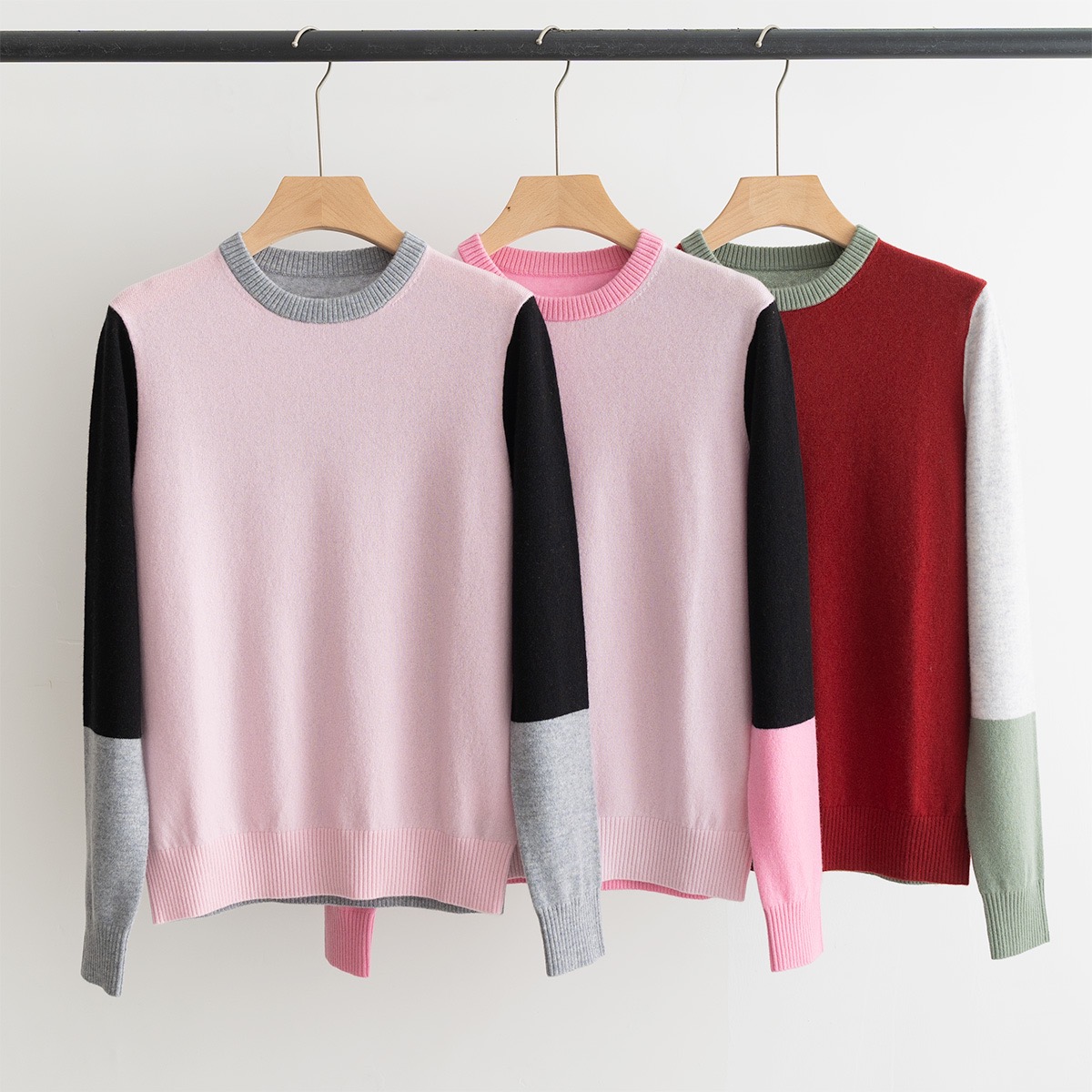 Barrie 25秋冬新款 圆领拼色款圆领针织长袖 双层圆筒领 拼色设计新颖别致 羊绒羊毛混纺纱线 三色