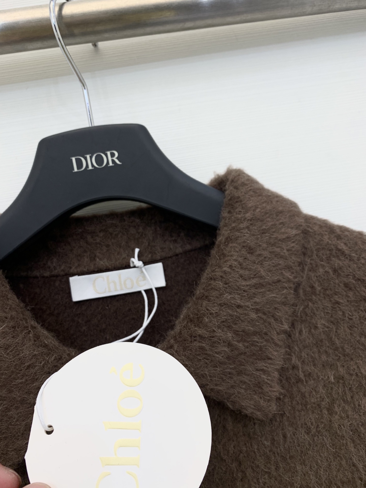 Chloe 25秋冬新款 翻领双面羊驼毛马甲开衫外套 羊驼羊毛混纺面料 撞色双口袋设计 宽松版型显瘦减龄