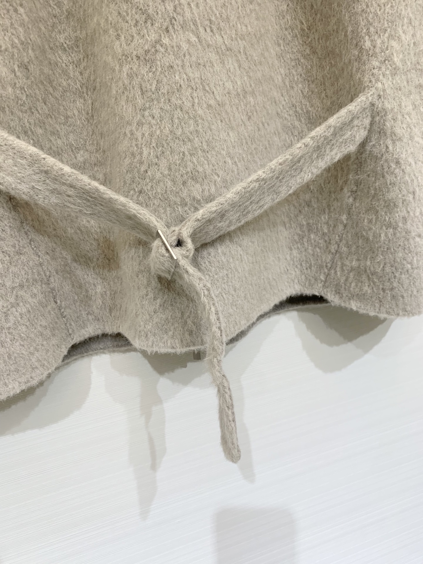 Chloe 25秋冬新款 翻领双面羊驼毛马甲开衫外套 羊驼羊毛混纺面料 撞色双口袋设计 宽松版型显瘦减龄