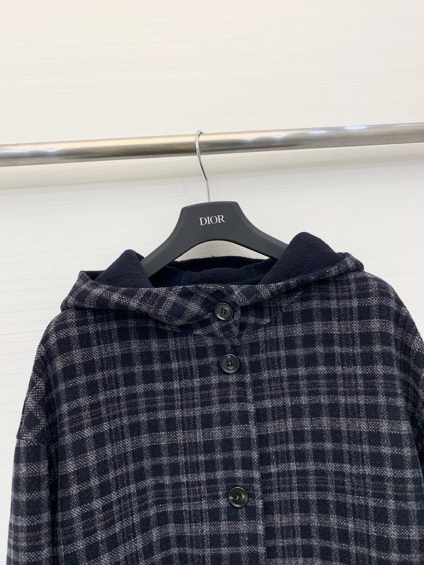 MM6 25秋冬新款 双面羊毛格子连帽大衣 冬日复古气息扑面而来 时髦减龄 帽子点缀数字🔢Logo 超正