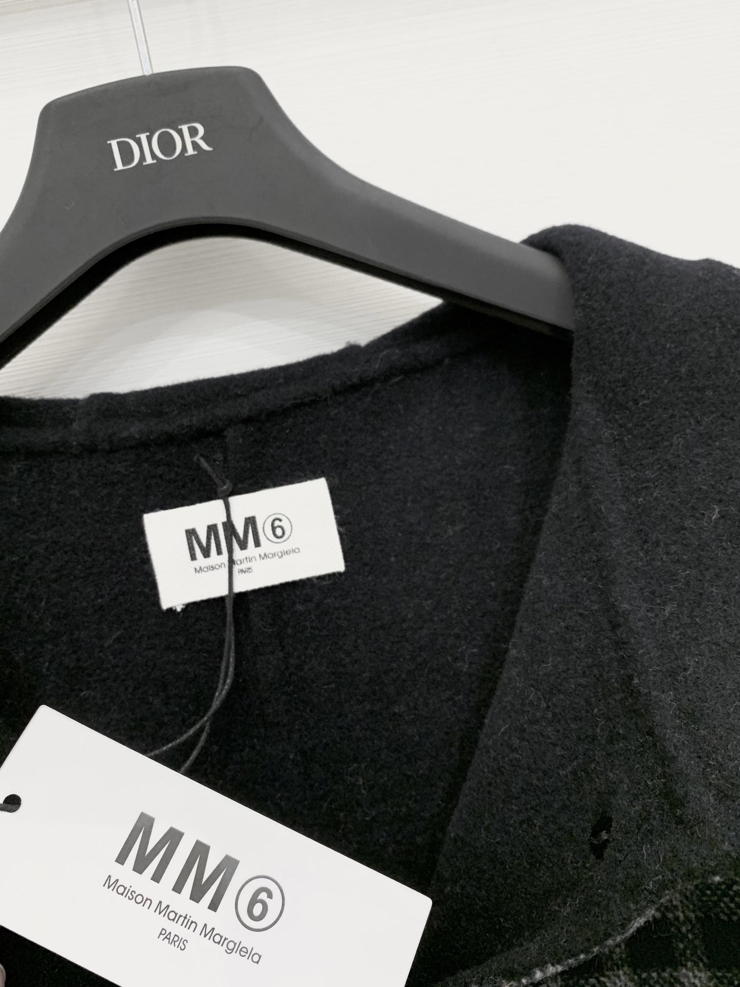 MM6 25秋冬新款 双面羊毛格子连帽大衣 冬日复古气息扑面而来 时髦减龄 帽子点缀数字🔢Logo 超正