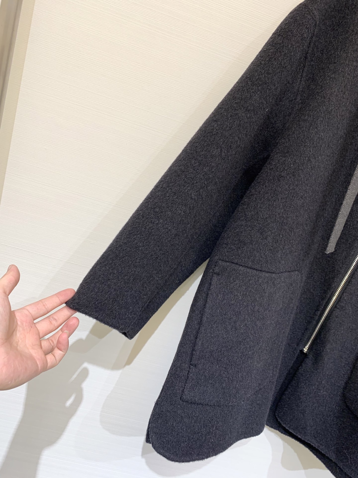 MM6 25秋冬新款 拼接针织帽双面羊绒中长款大衣 灰色色系高级满满 高品质羊绒羊毛面料 触感柔软细腻 