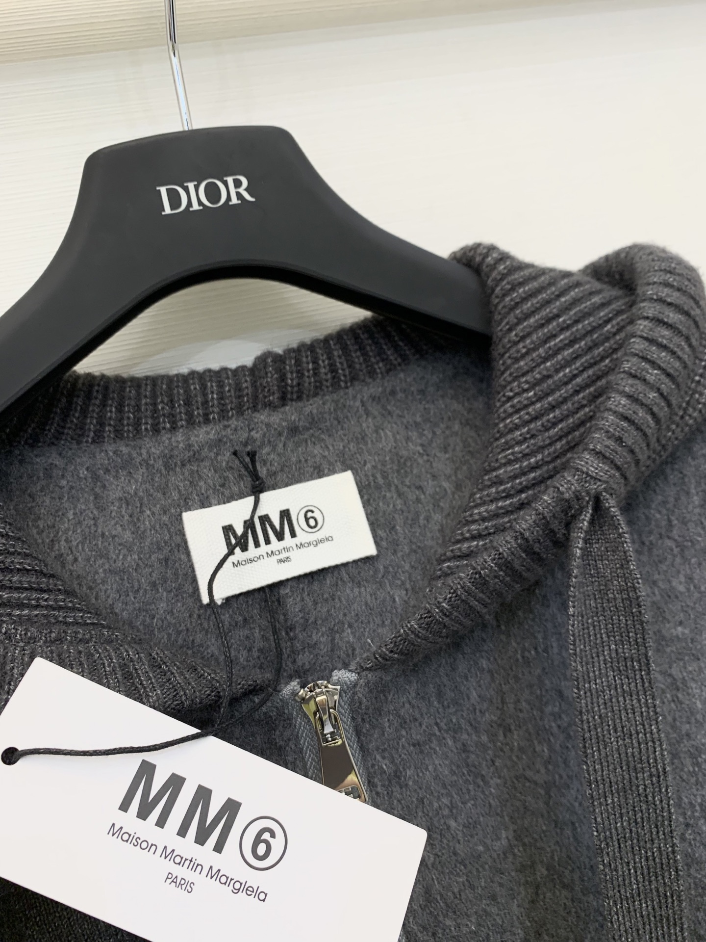 MM6 25秋冬新款 拼接针织帽双面羊绒中长款大衣 灰色色系高级满满 高品质羊绒羊毛面料 触感柔软细腻 