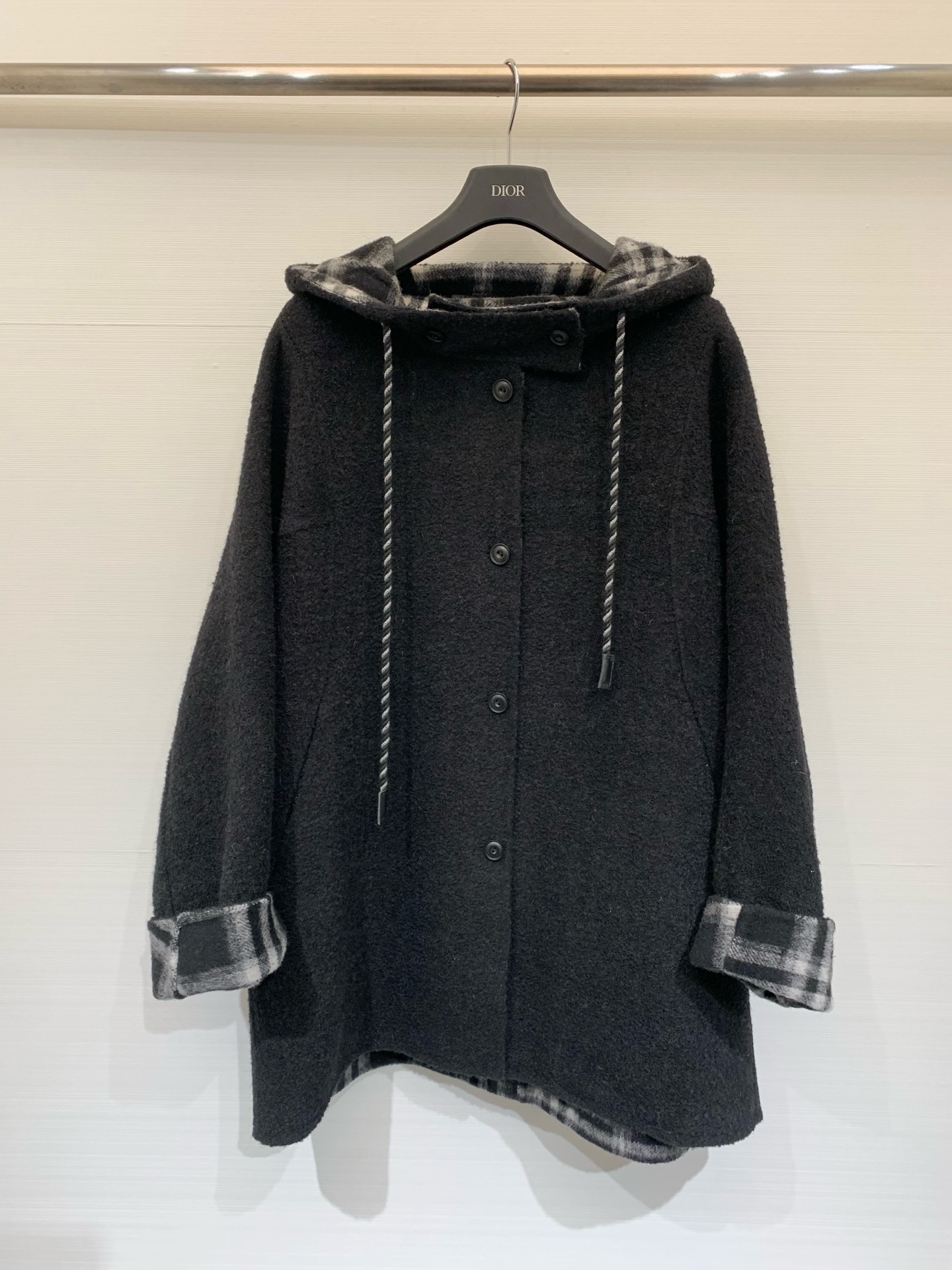 NO:565197,Comes with dust bag Isabel Marant 25 new autumn and winter style mid-length hooded double-sided wool coat The inner plaid design adds a retro feel The hooded upper body is more casual and atmospheric Size number sml,,hats,alexander wang19860909配防尘袋IsabelMarant 25秋冬新款 中长款连帽双面羊毛大衣 内里格纹设计增添复古气息 连帽款上身更加休闲大气 码数sml,,hats,alexander wang,Women's clothing