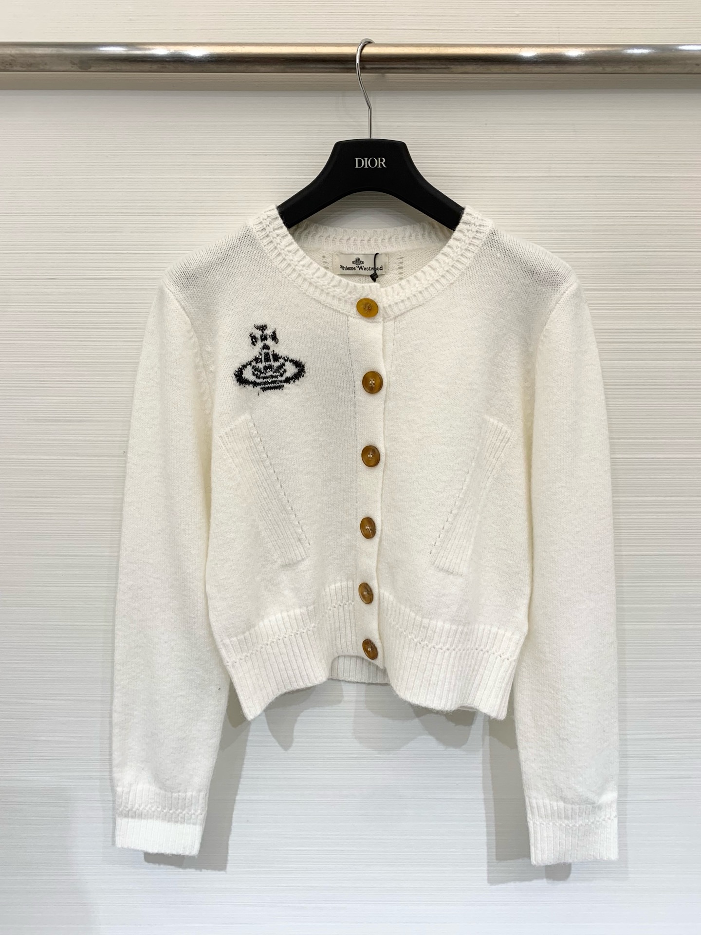 NO:565960,Autumn and winter new style Saturn Logo cardigan style Logo pattern decoration, upper body with high-end atmosphere, 2 colors//,,alexander wang19860909秋冬新款 土星Logo开衫款 Logo图案修饰点缀 上身高级氛围感 2色//,,alexander wang,Women's clothing