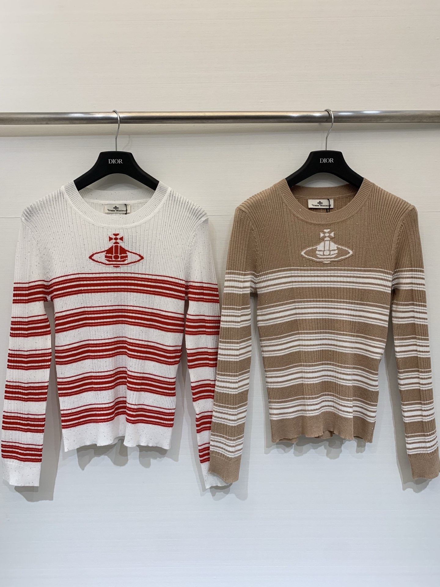 NO:568990,Autumn and winter new model, sequined striped bottoming shirt, logo pattern decoration and embellishment, series model shipped, upper body with high-end atmosphere, 2 color codes //,,alexander wang19860909秋冬新款 珠片条纹打底衫款 logo图案修饰点缀 系列款出货 上身高级氛围感 2色碼 //,,alexander wang,Women's clothing