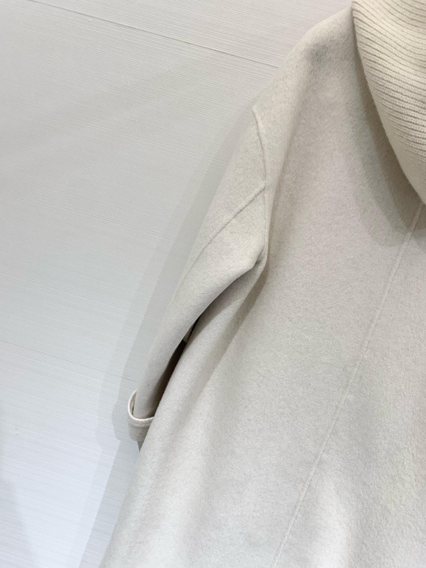 JILSANDER 25秋冬新品 高奢极简风两件套长款大衣 拼接针织连帽马甲+单排扣双面羊绒大衣 休闲高