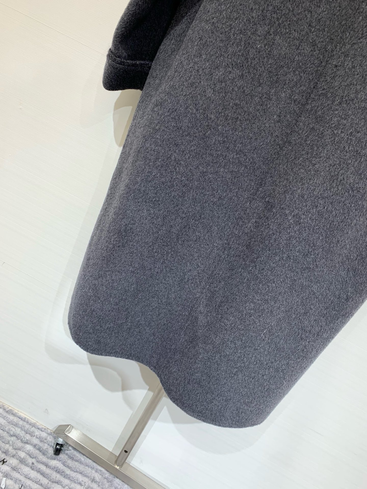 JILSANDER 25秋冬新品 高奢极简风两件套长款大衣 拼接针织连帽马甲+单排扣双面羊绒大衣 休闲高