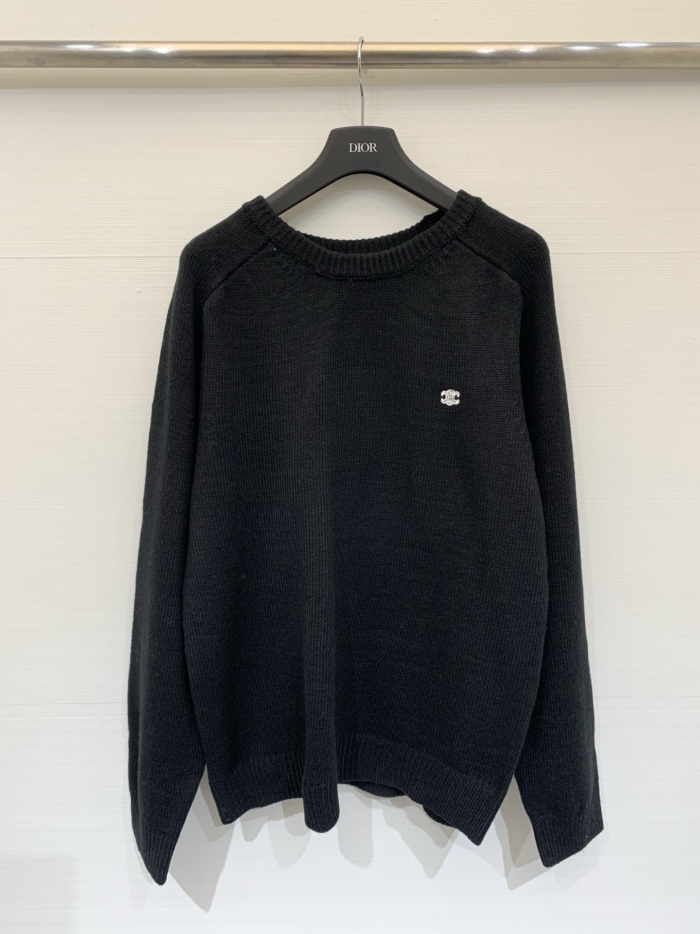 NO:606745,Celine 25 new autumn and winter style, round neck knitted long-sleeved style, logo pattern decoration, series models shipped, upper body with high-end atmosphere, 3 color codes // P,,celine,alexander wang19860909Celine 25秋冬新款 圆领针织长袖款 logo图案修饰点缀 系列款出货 上身高级氛围感 3色碼 // P,,celine,alexander wang,Women's clothing