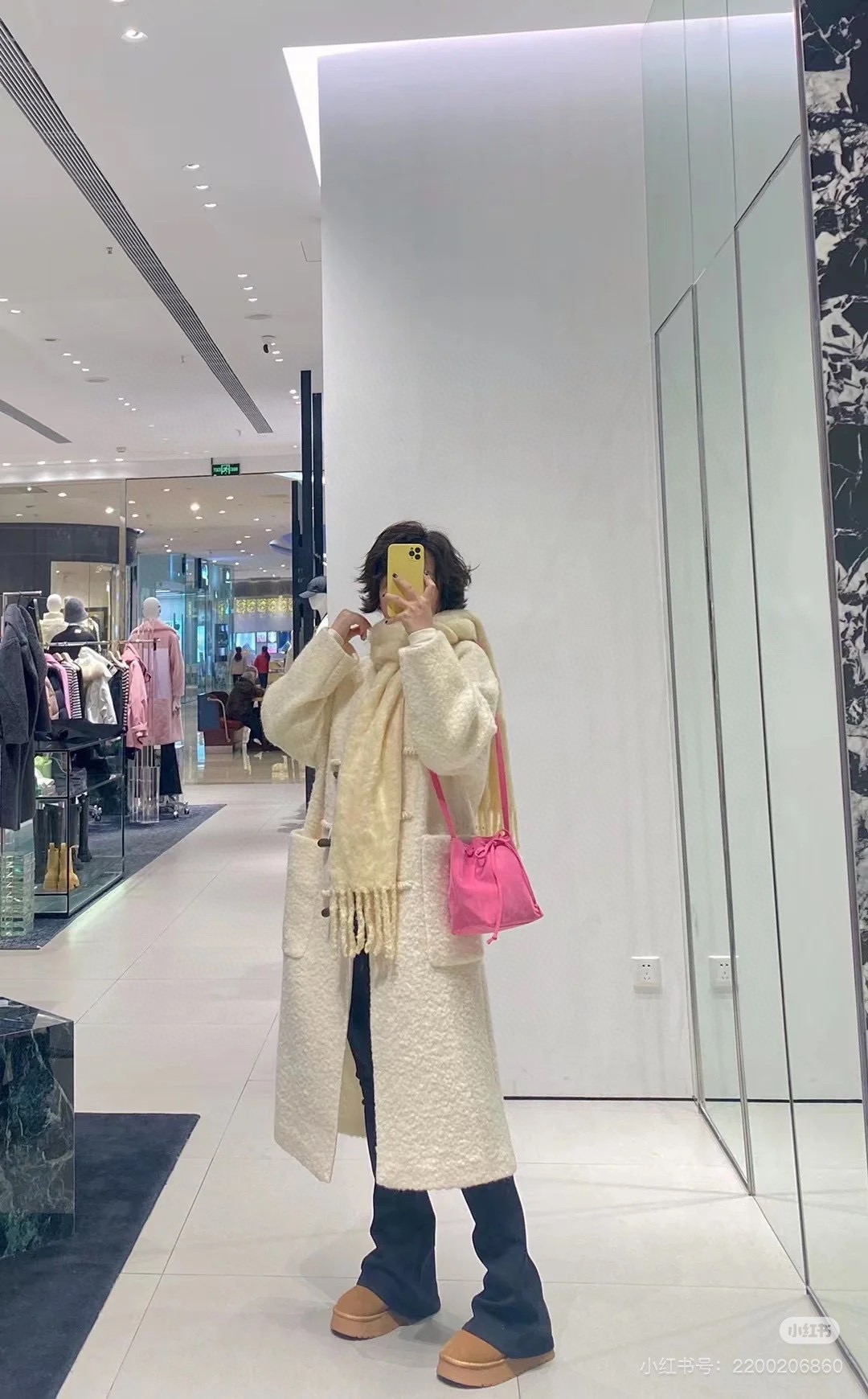 JILSANDER 经典大爆款 🔥秋冬爆款 羊角扣𝐕领羊毛大衣 里衬设计更加舒适 黑色系撞色设计非常百搭