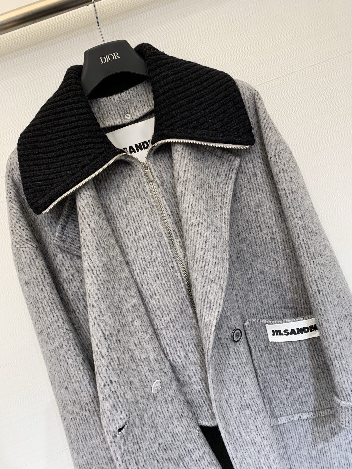 JILSANDER 25秋冬新款 假两件拼接针织领羊毛羊驼毛长款大衣，极简高级的秋冬通勤款，质感柔软且带